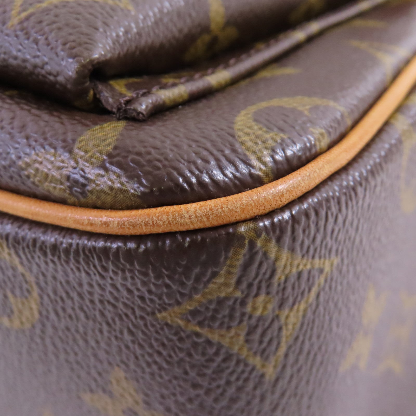 LOUIS VUITTON Monogram Viva Cite GM Shoulder Bag金扣肩背袋