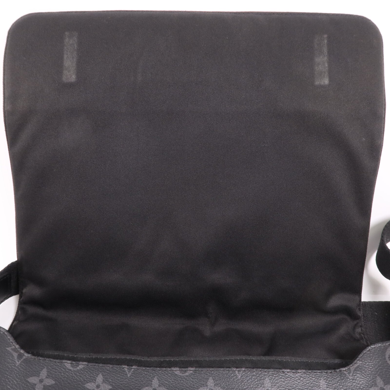 LOUIS VUITTON Monogram Eclipse District PM銀扣肩背袋