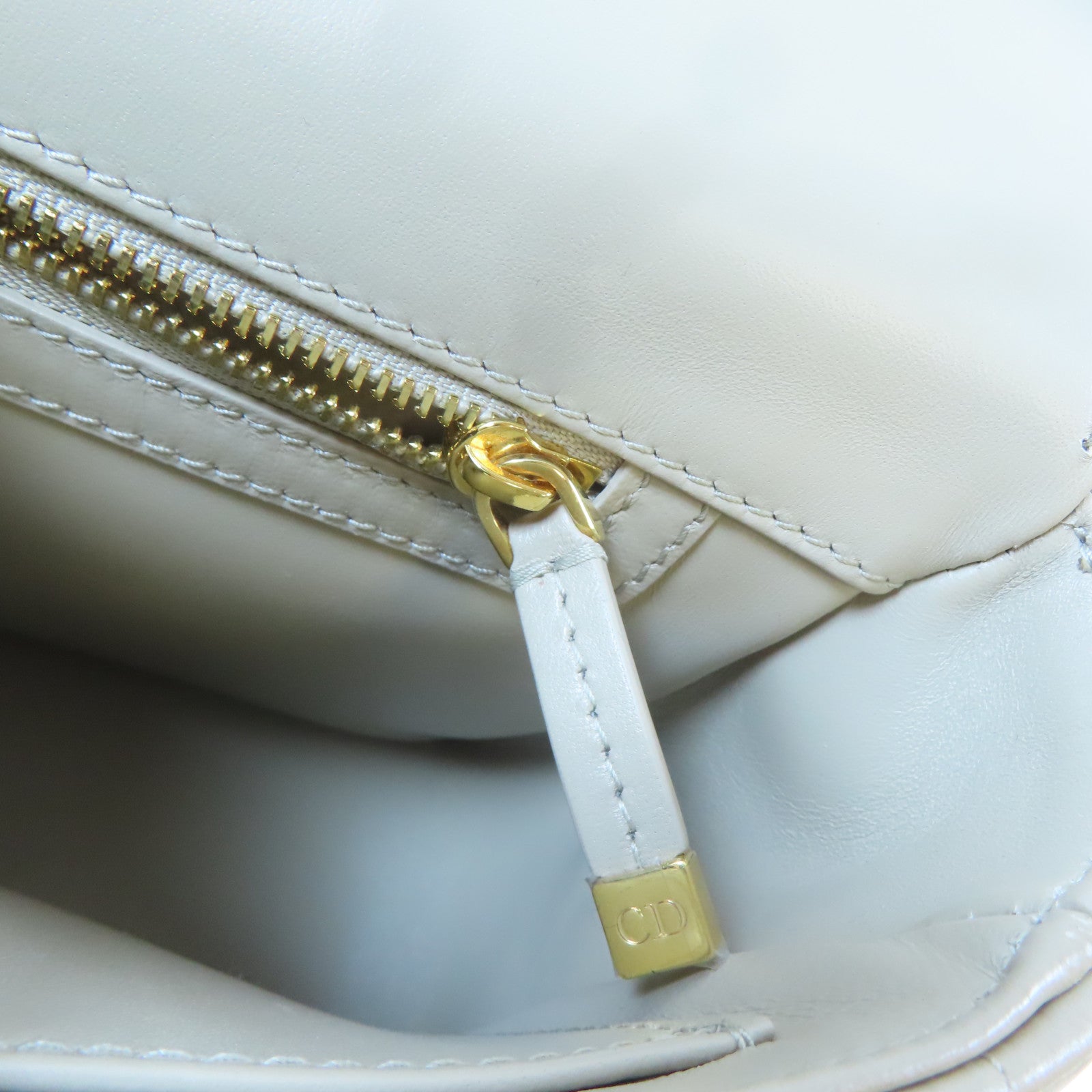 Dior 【激減優惠】羊皮皮革Caro金扣鏈帶肩背袋米色