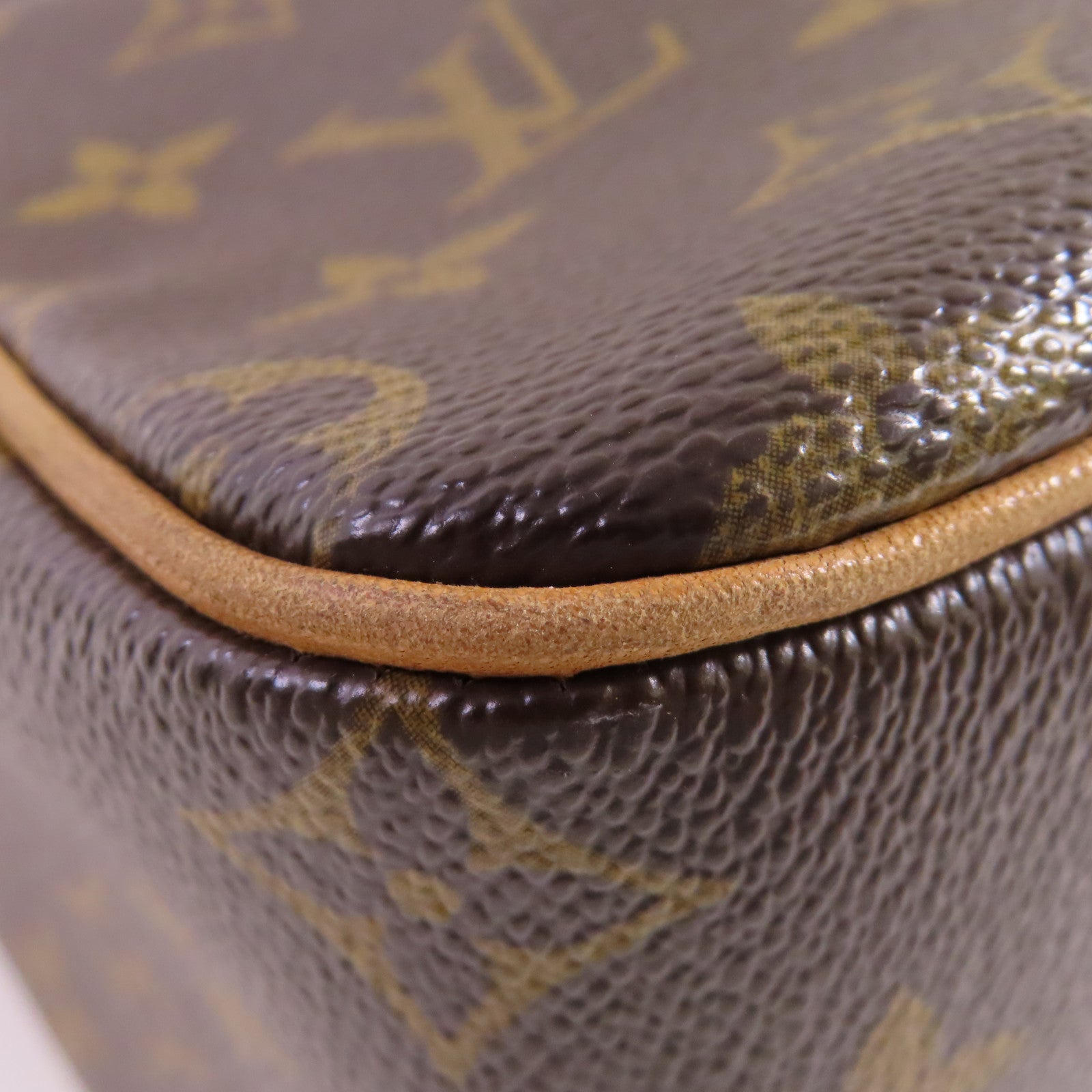 LOUIS VUITTON Monogram Viva Cite GM Shoulder Bag金扣肩背袋