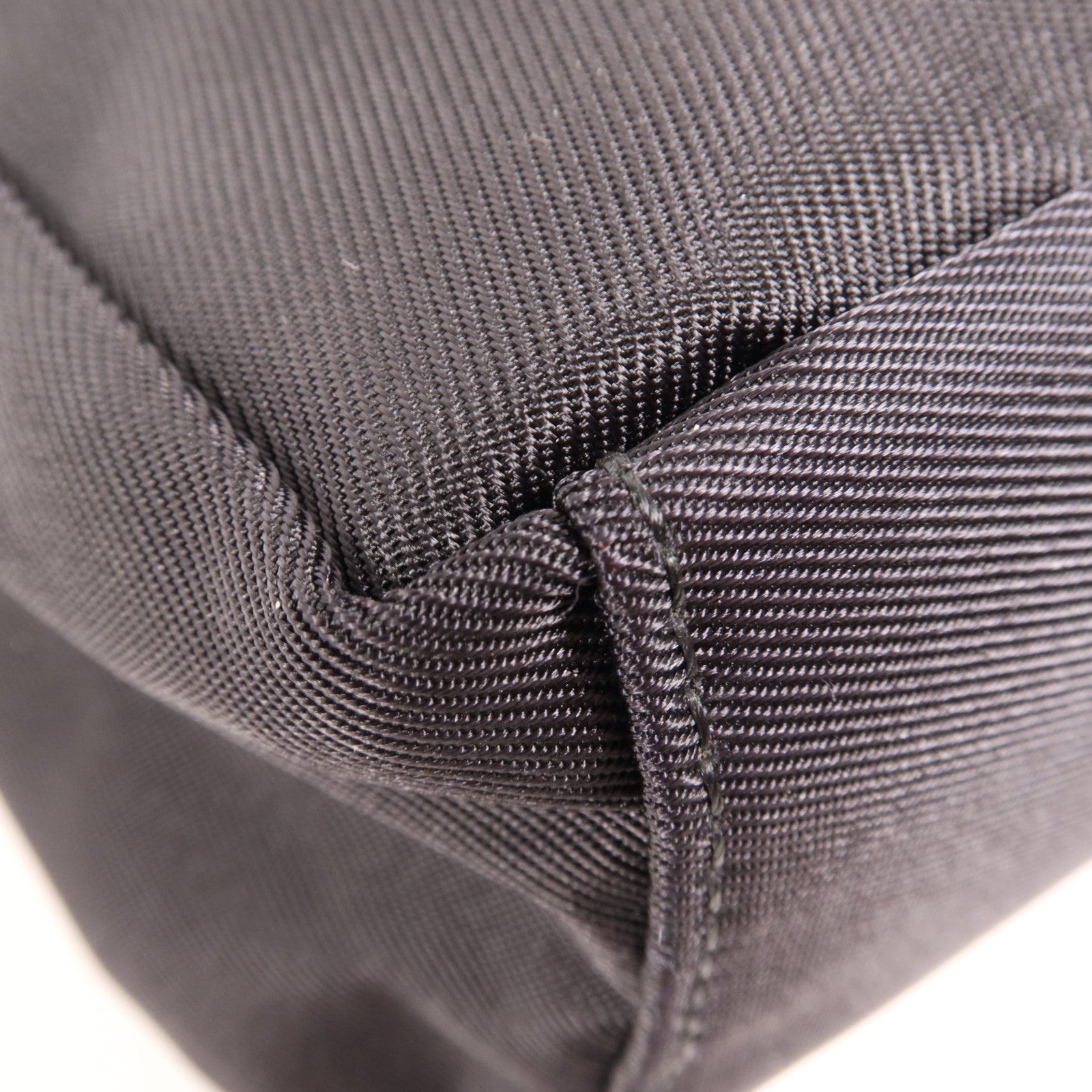 BURBERRY 尼龍Shoulder Bag銀扣肩背袋