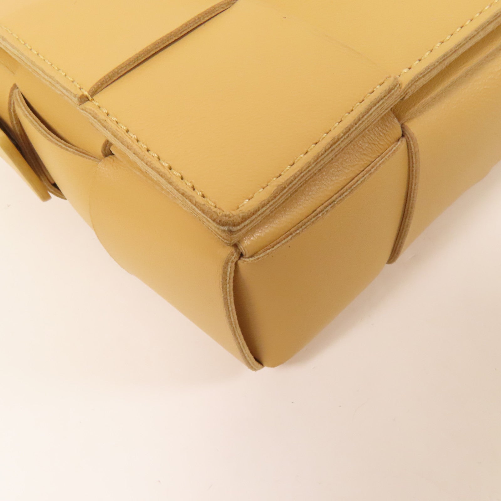 BOTTEGA VENETA 羊皮皮革Cassette肩背袋