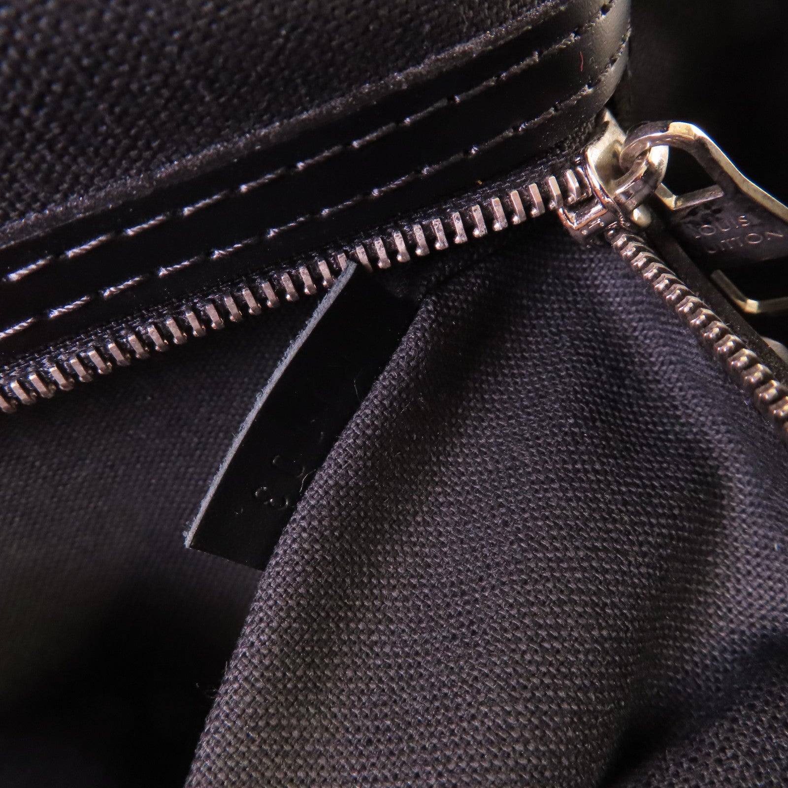 LOUIS VUITTON 【激減優惠】Epi Bassano MM Business Bag銀扣手挽肩背兩用公事包黑色