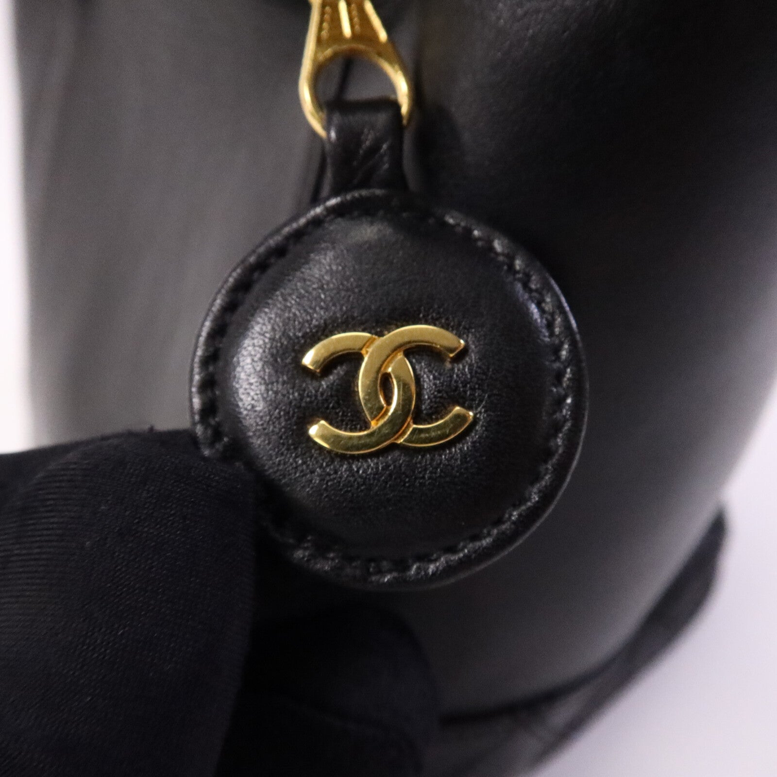 CHANEL 【激減優惠】羊皮皮革Vintage Vanity Case金扣手挽袋