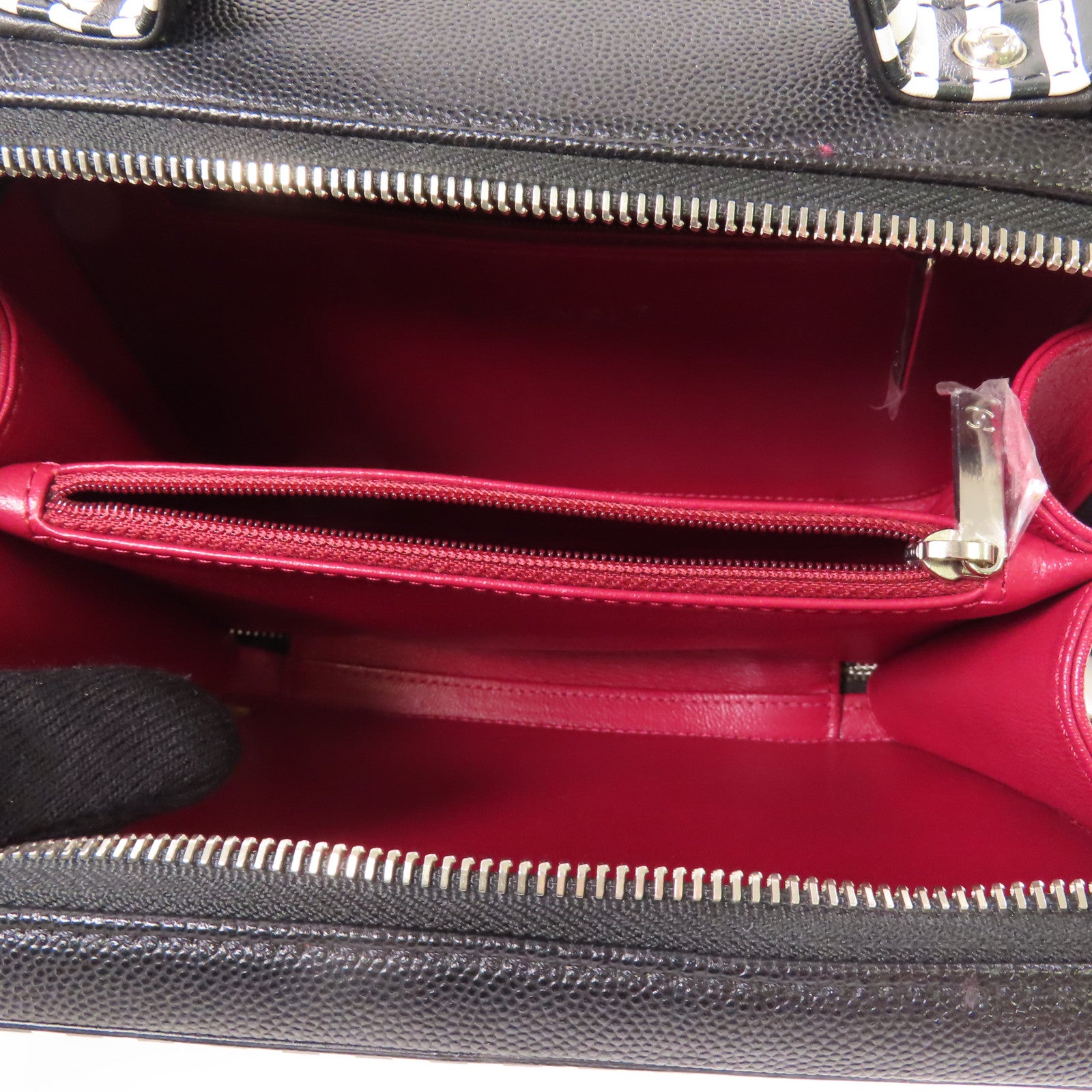 CHANEL 【激減優惠】牛皮皮革Filigree Vanity Case Medium銀扣手挽肩背兩用袋