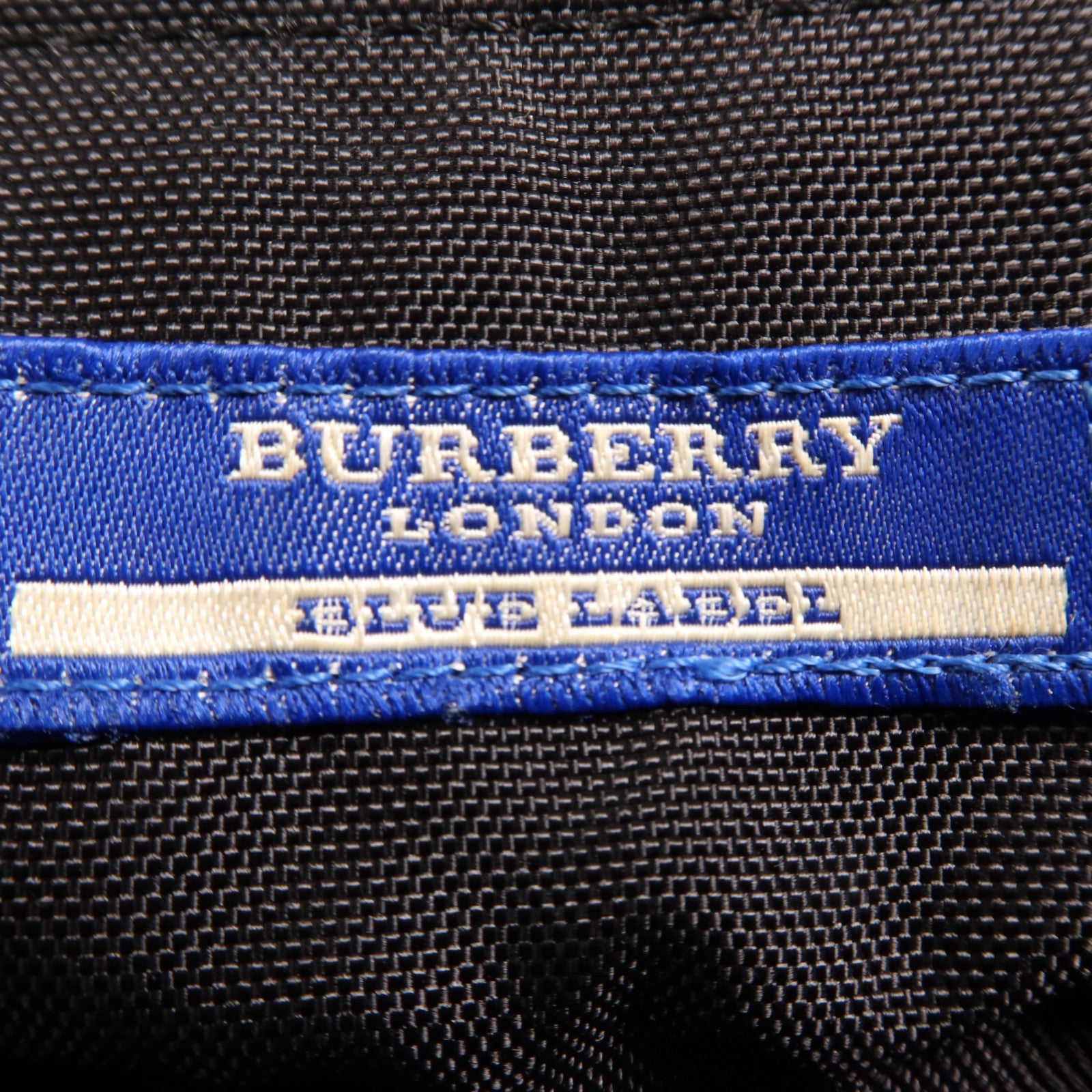BURBERRY 尼龍Shoulder Bag銀扣肩背袋