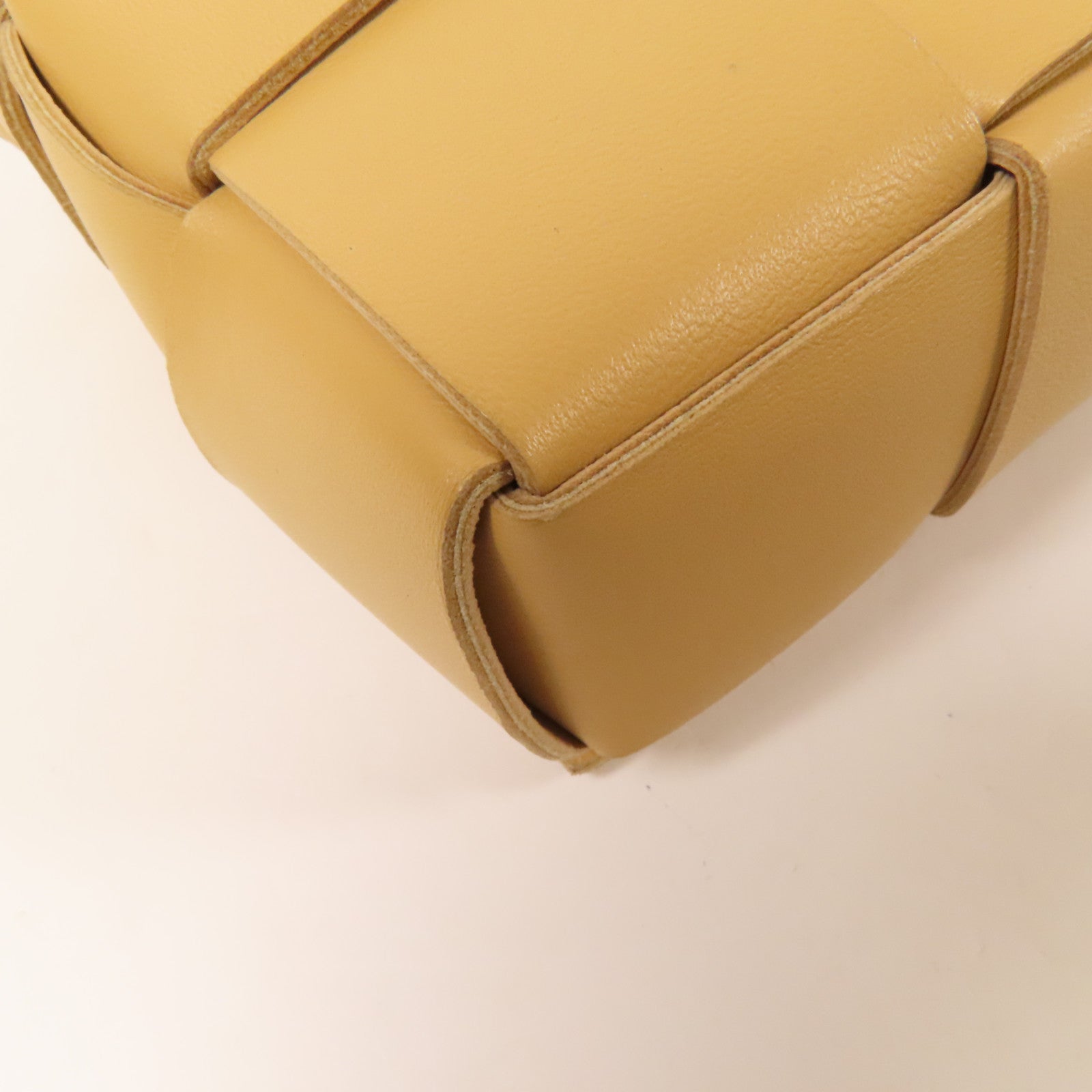 BOTTEGA VENETA 羊皮皮革Cassette肩背袋