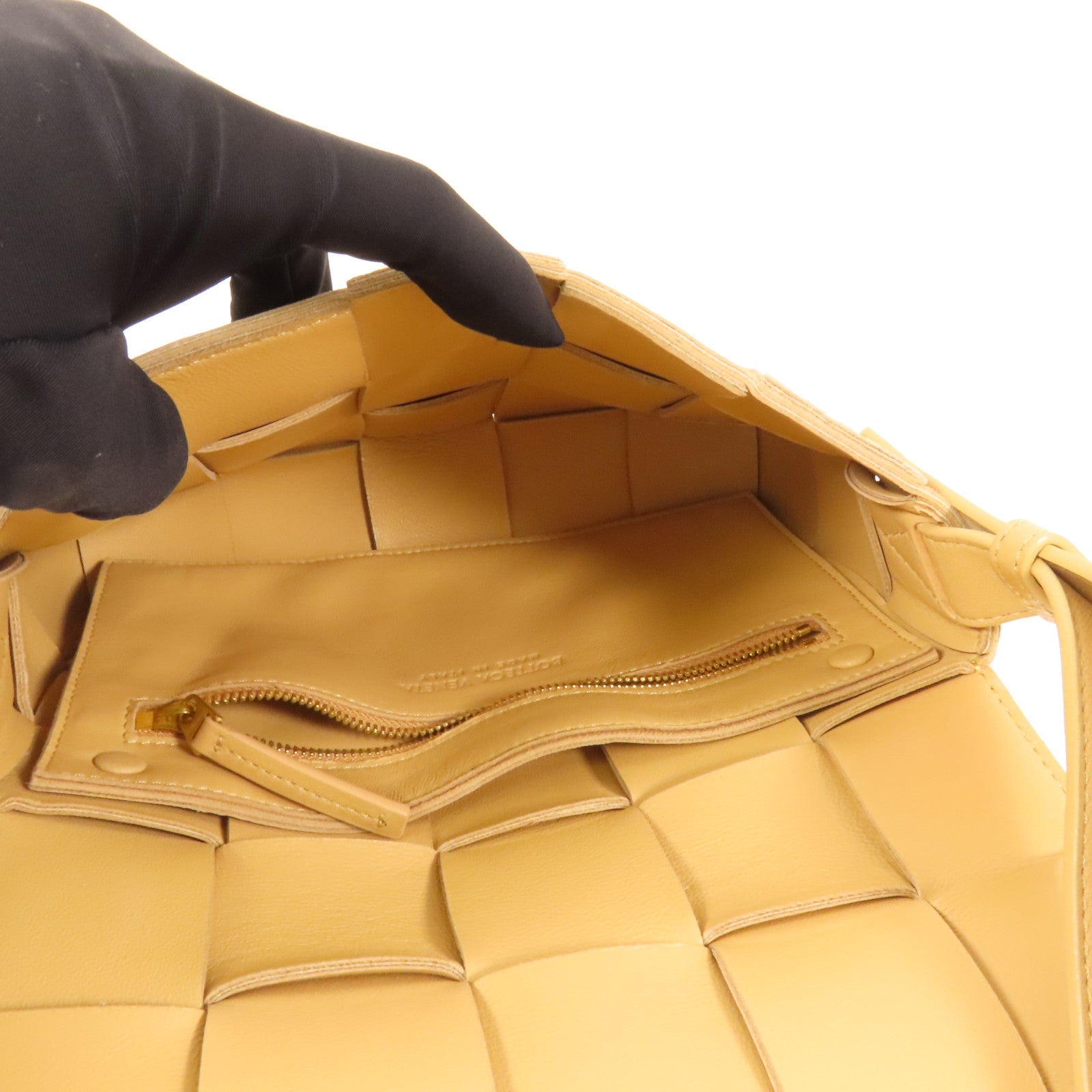 BOTTEGA VENETA 羊皮皮革Cassette肩背袋