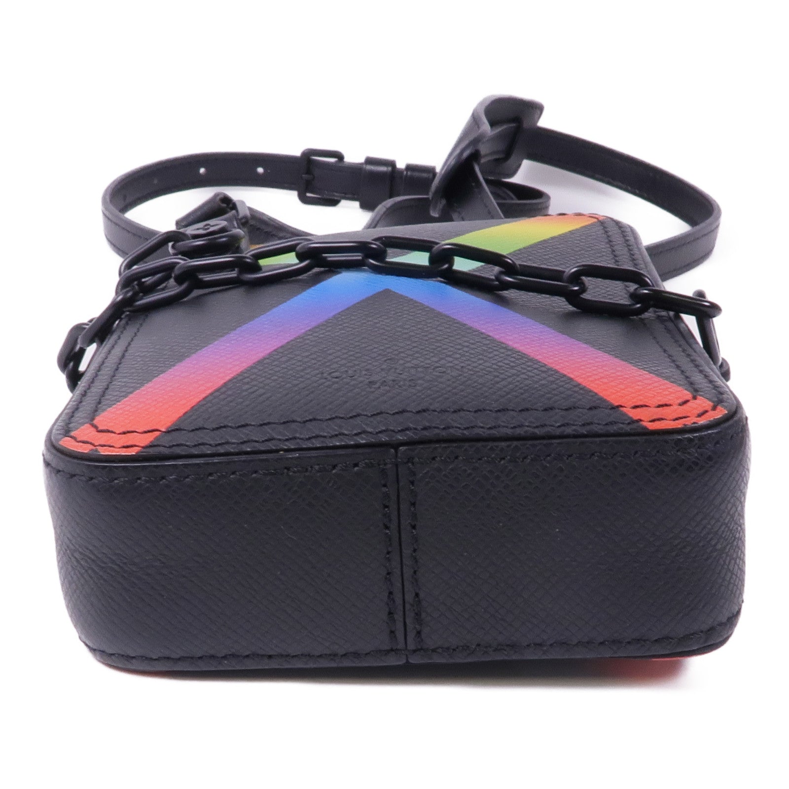 LOUIS VUITTON Taiga Danube Messenger肩背袋