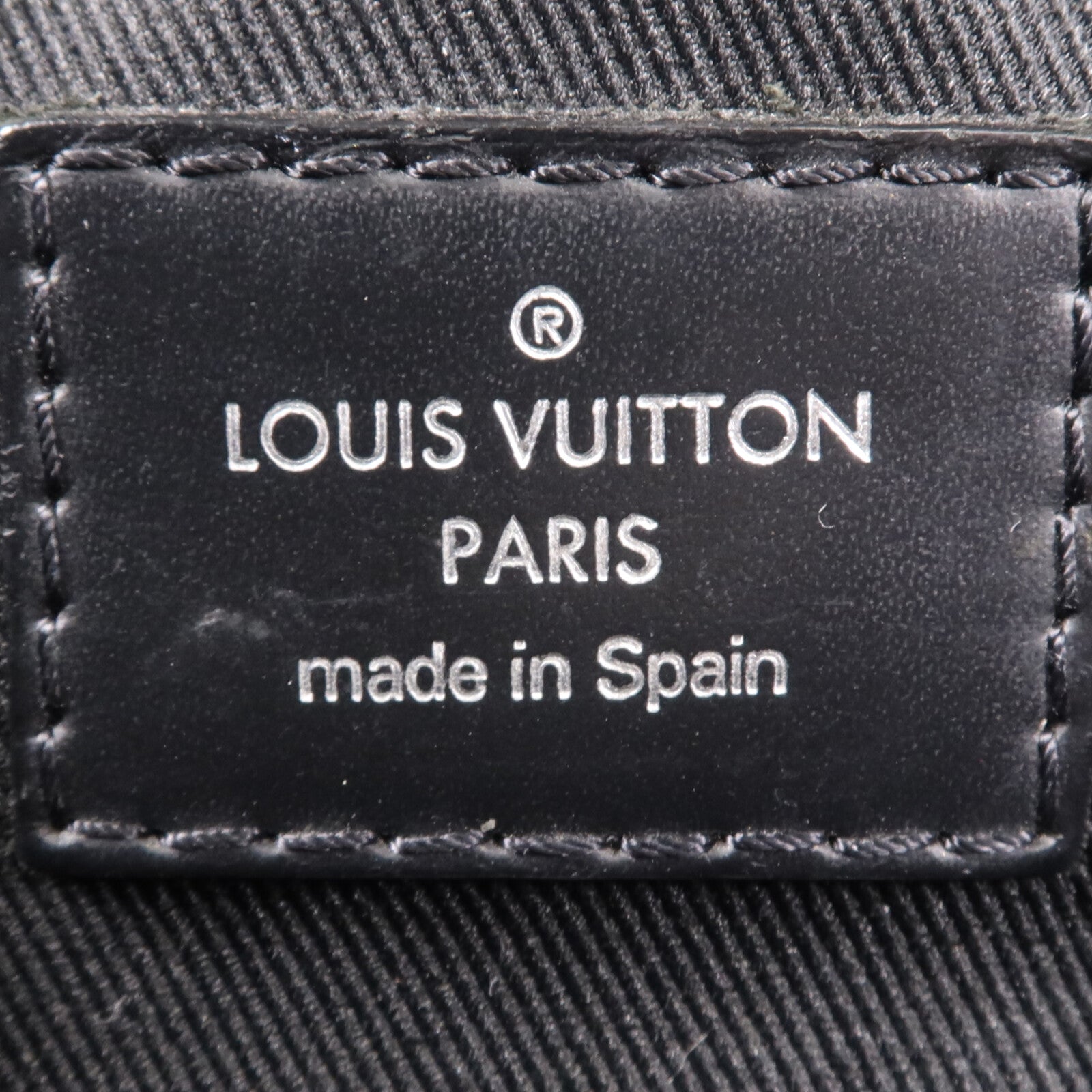 LOUIS VUITTON Monogram Eclipse District PM銀扣肩背袋