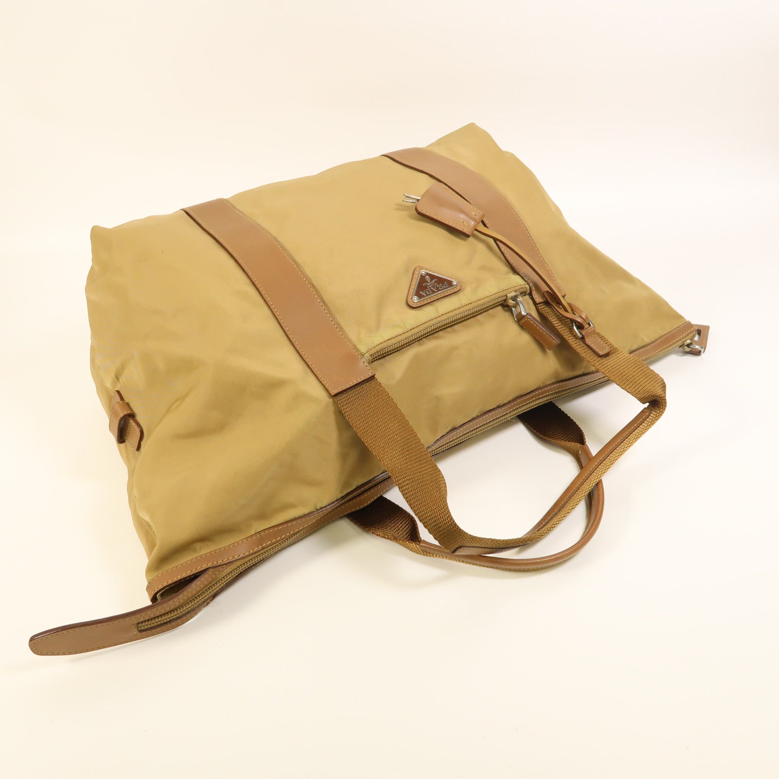 PRADA 尼龍Shoulder Bag銀扣肩背袋