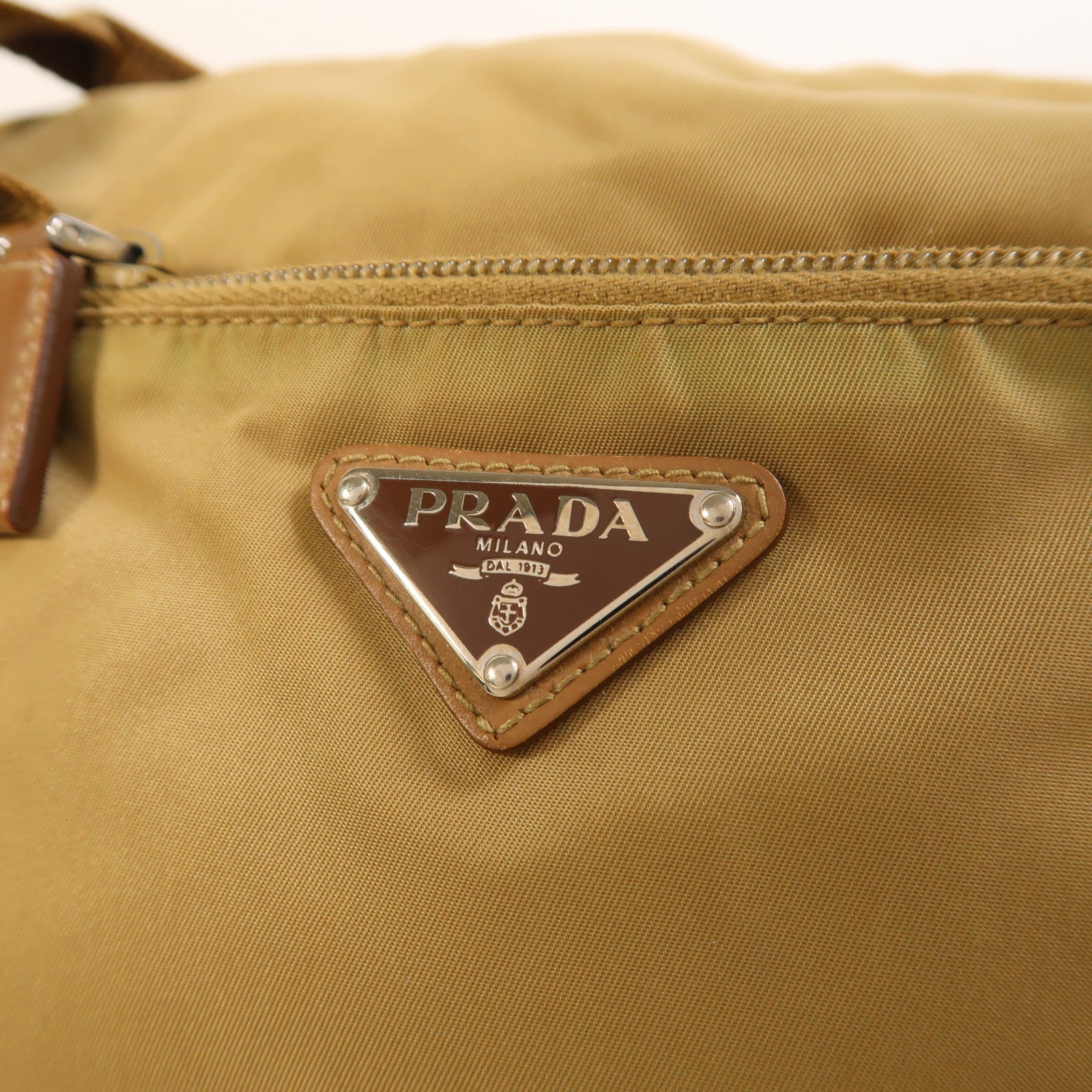 PRADA 尼龍Shoulder Bag銀扣肩背袋