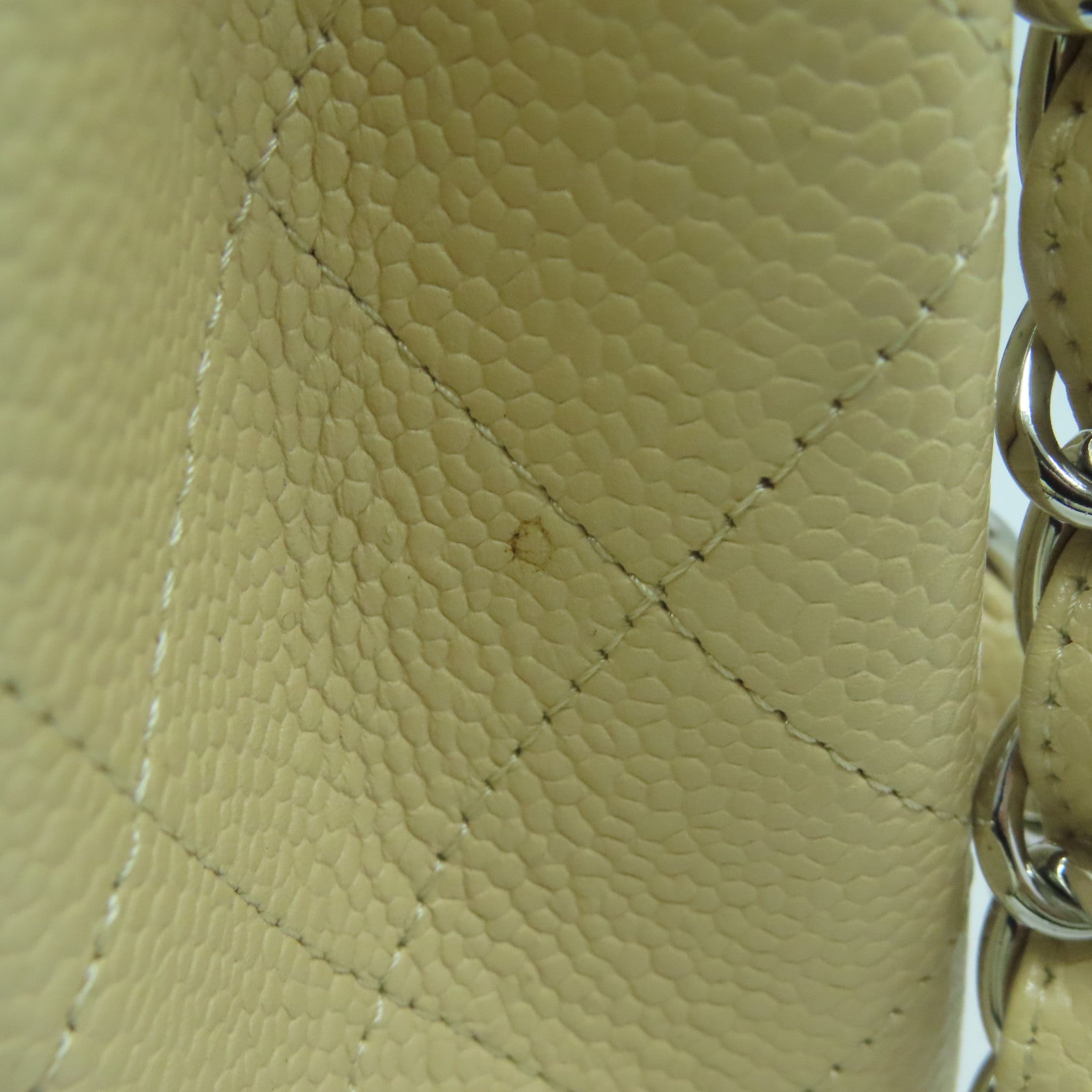 CHANEL 菱格Caviar皮革Chain Shoulder金扣鏈帶肩背袋米色