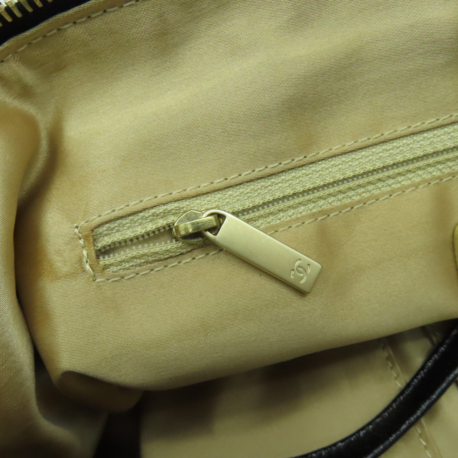 CHANEL 【激減優惠】菱格羊皮皮革Chain Shoulder金扣鏈帶肩背袋黑色