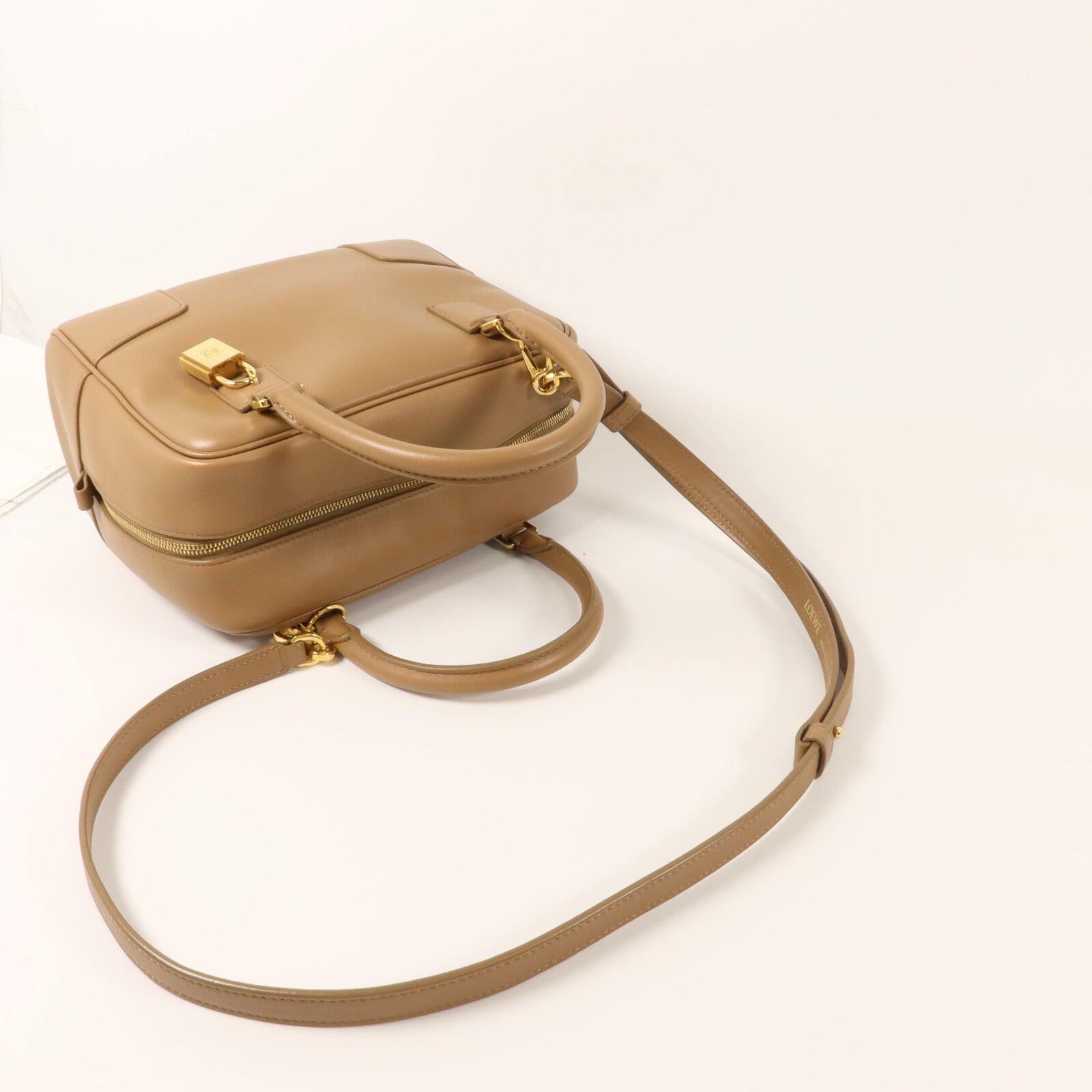 LOEWE 牛皮皮革Amazona 23手挽肩背兩用袋