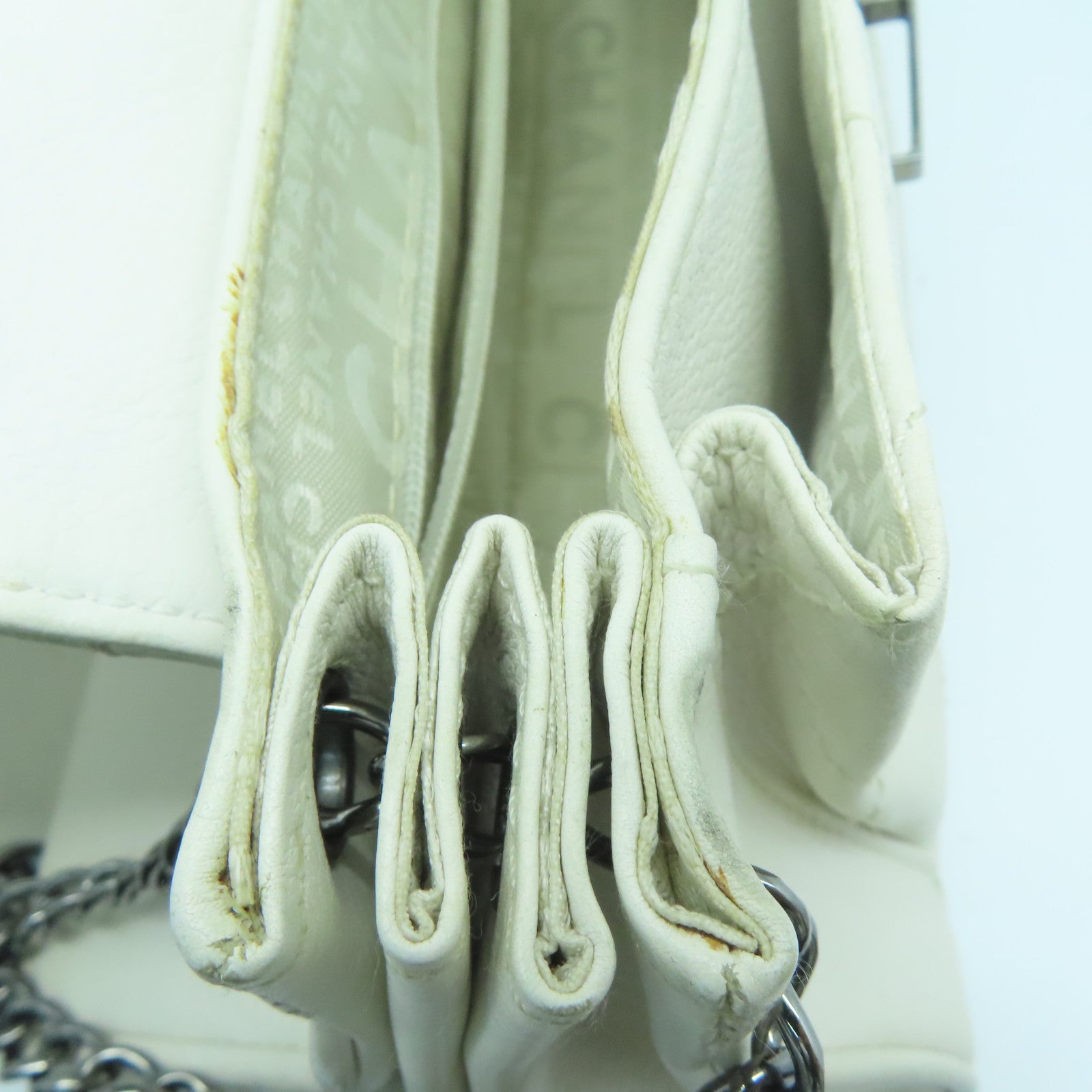 CHANEL 菱格牛皮皮革One Shoulder Bag银扣肩背袋白色