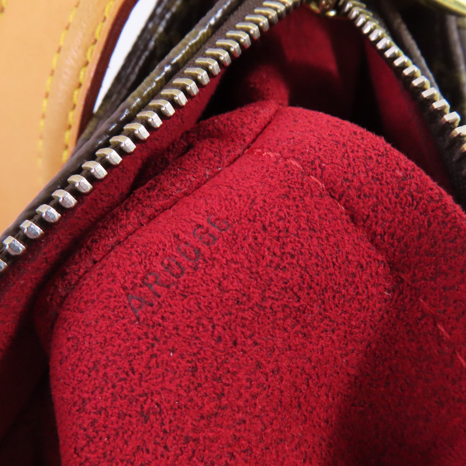 LOUIS VUITTON Monogram Viva Cite GM Shoulder Bag金扣肩背袋