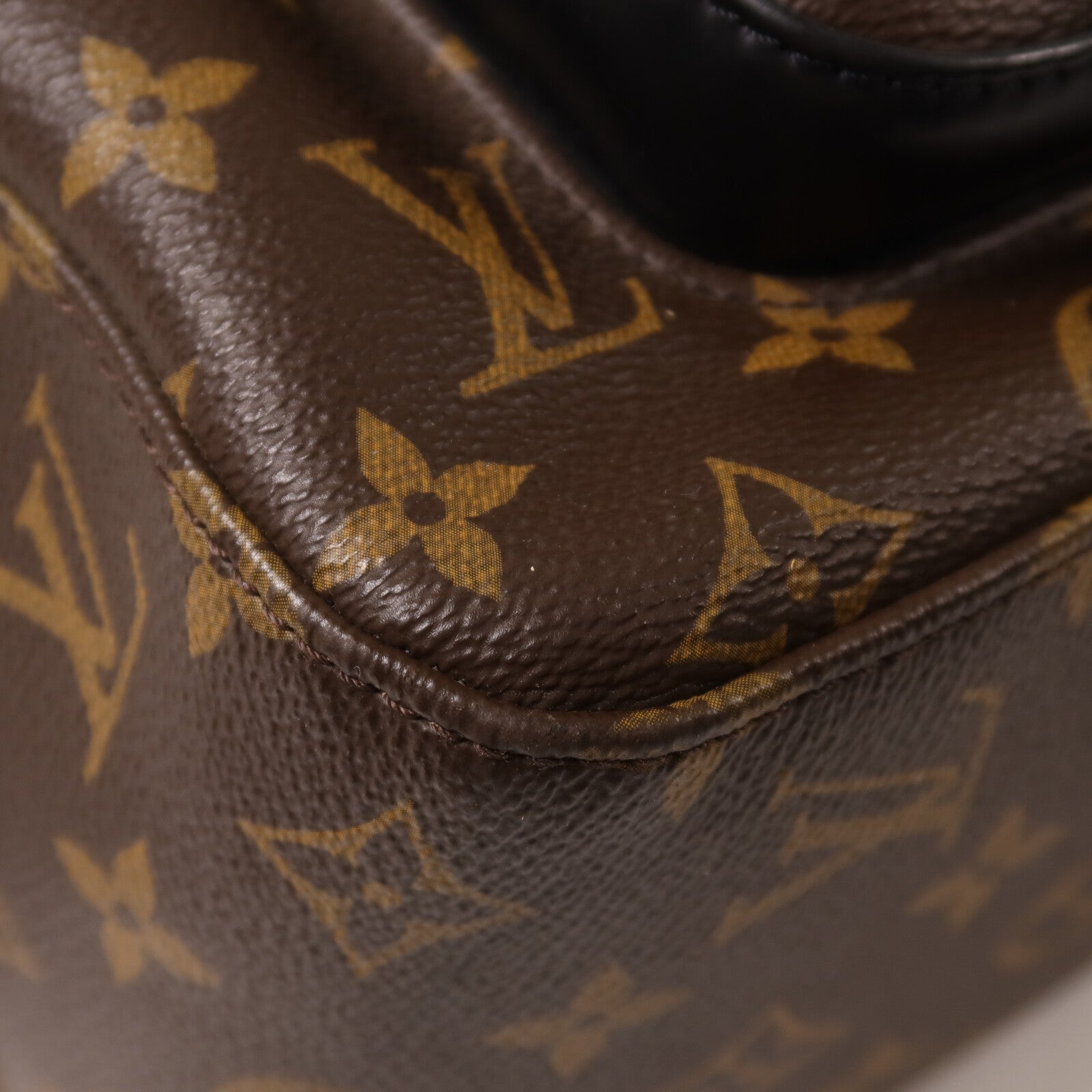 LOUIS VUITTON Monogram Josh背包