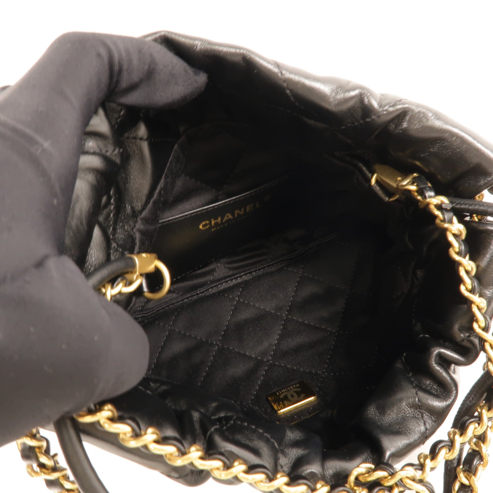 CHANEL 牛皮皮革Chanel 22 Mini手挽肩背兩用袋