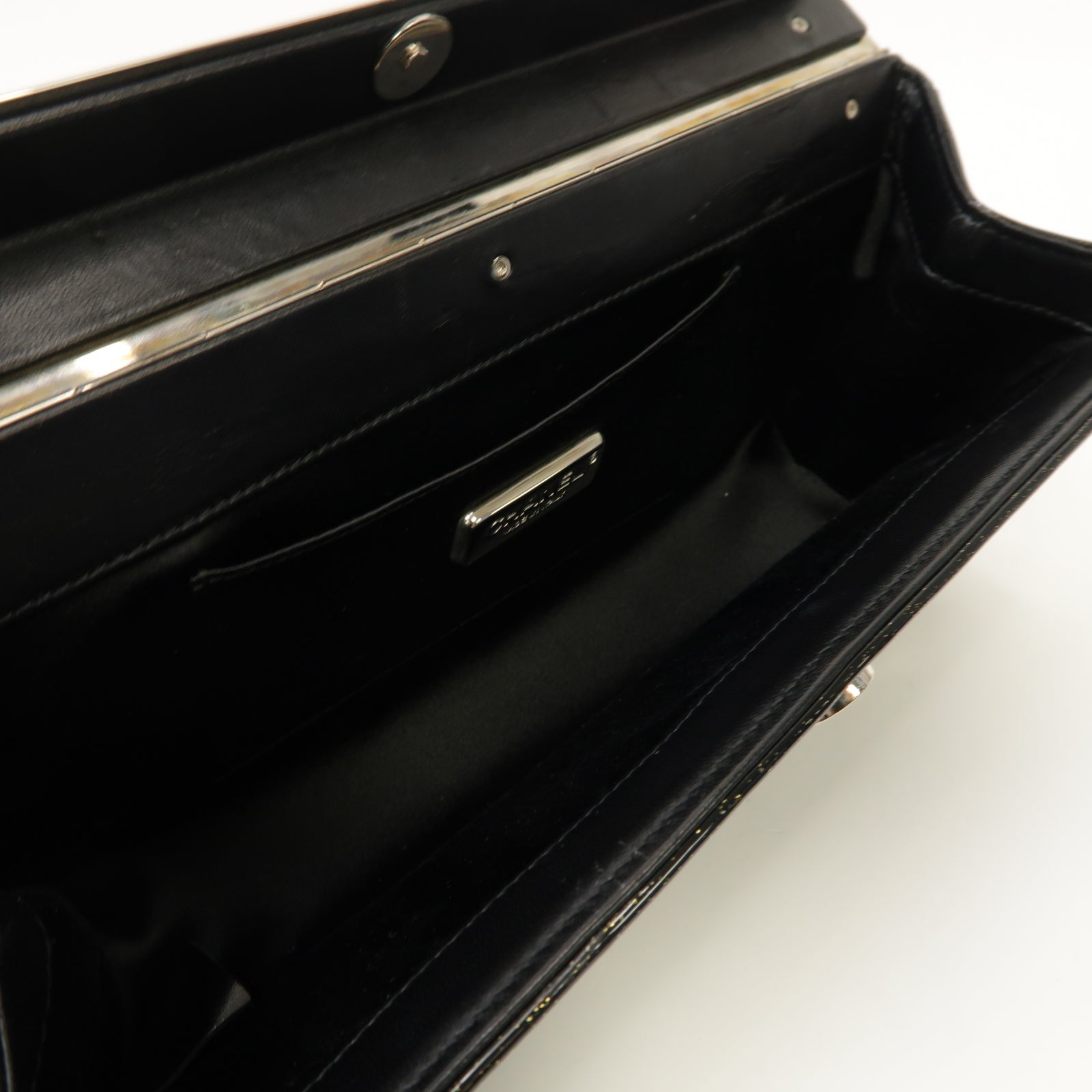 CHANEL 漆皮皮革Clutch Bag銀扣手拿包黑色