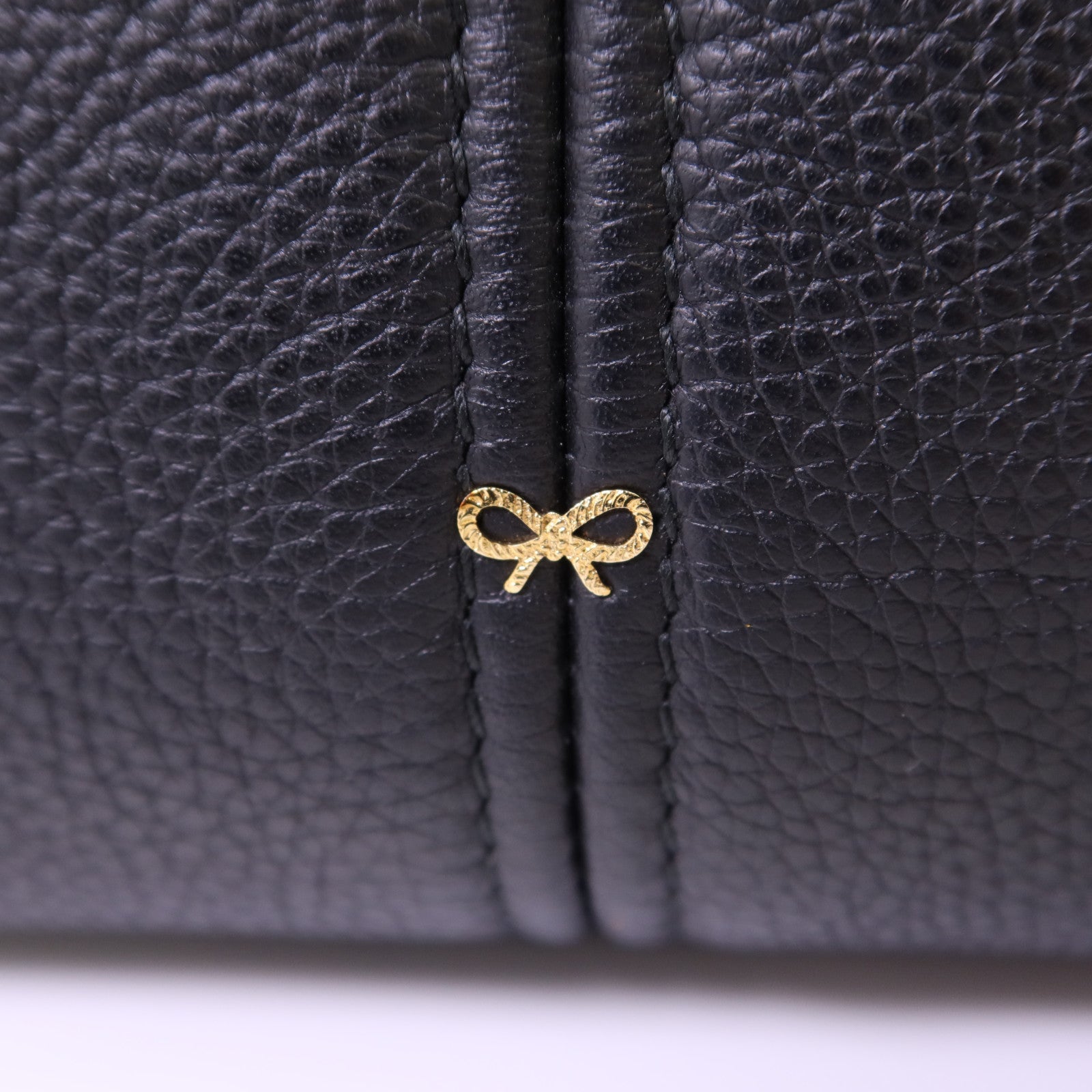 ANYA HINDMARCH 皮革Build A Bag金扣肩背袋