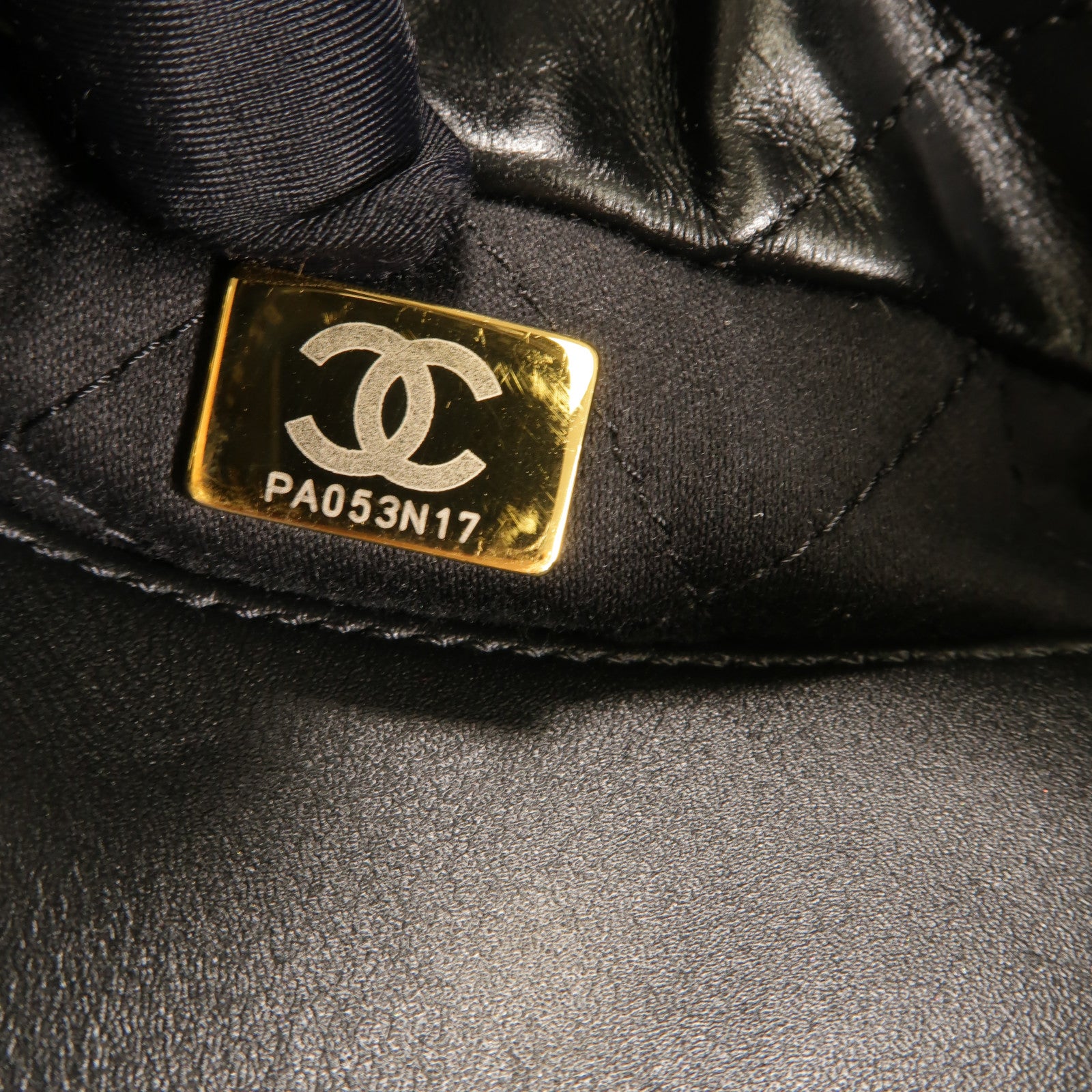 CHANEL 牛皮皮革Chanel 22 Mini手挽肩背兩用袋