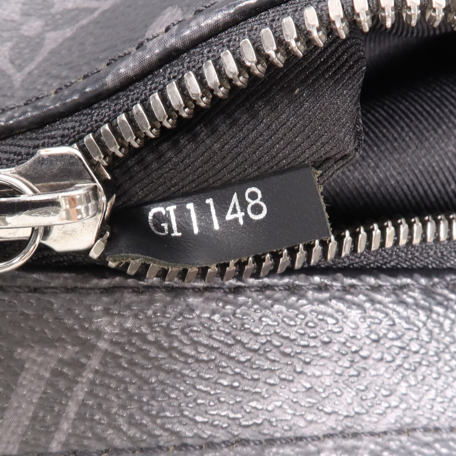 LOUIS VUITTON Monogram Eclipse District PM銀扣肩背袋