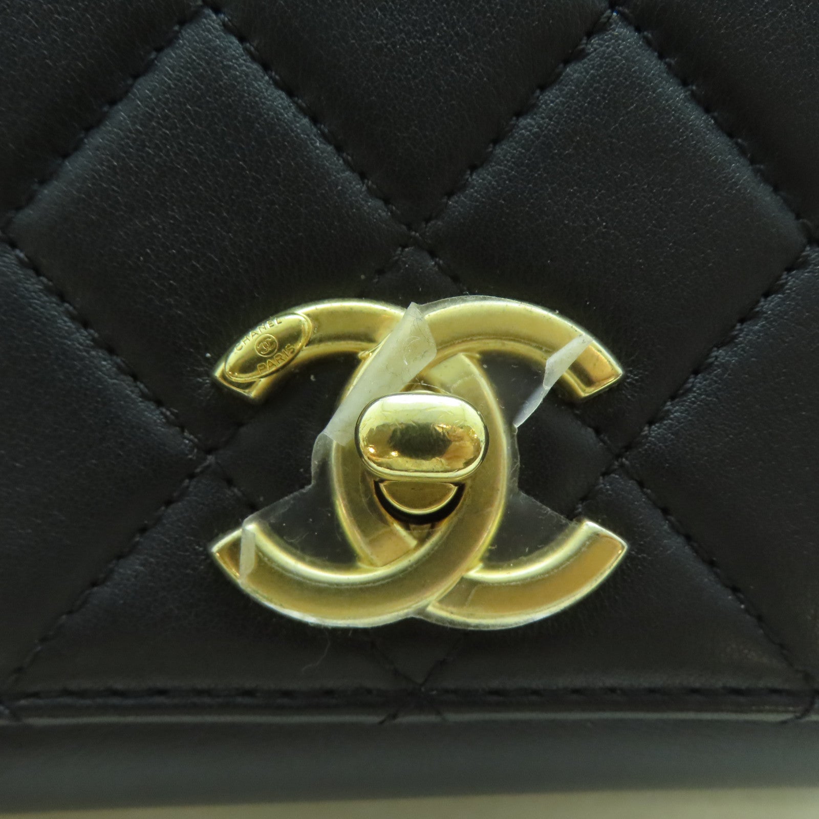 CHANEL 菱格牛皮皮革Pearl Mini Flap金扣鏈帶肩背袋黑色