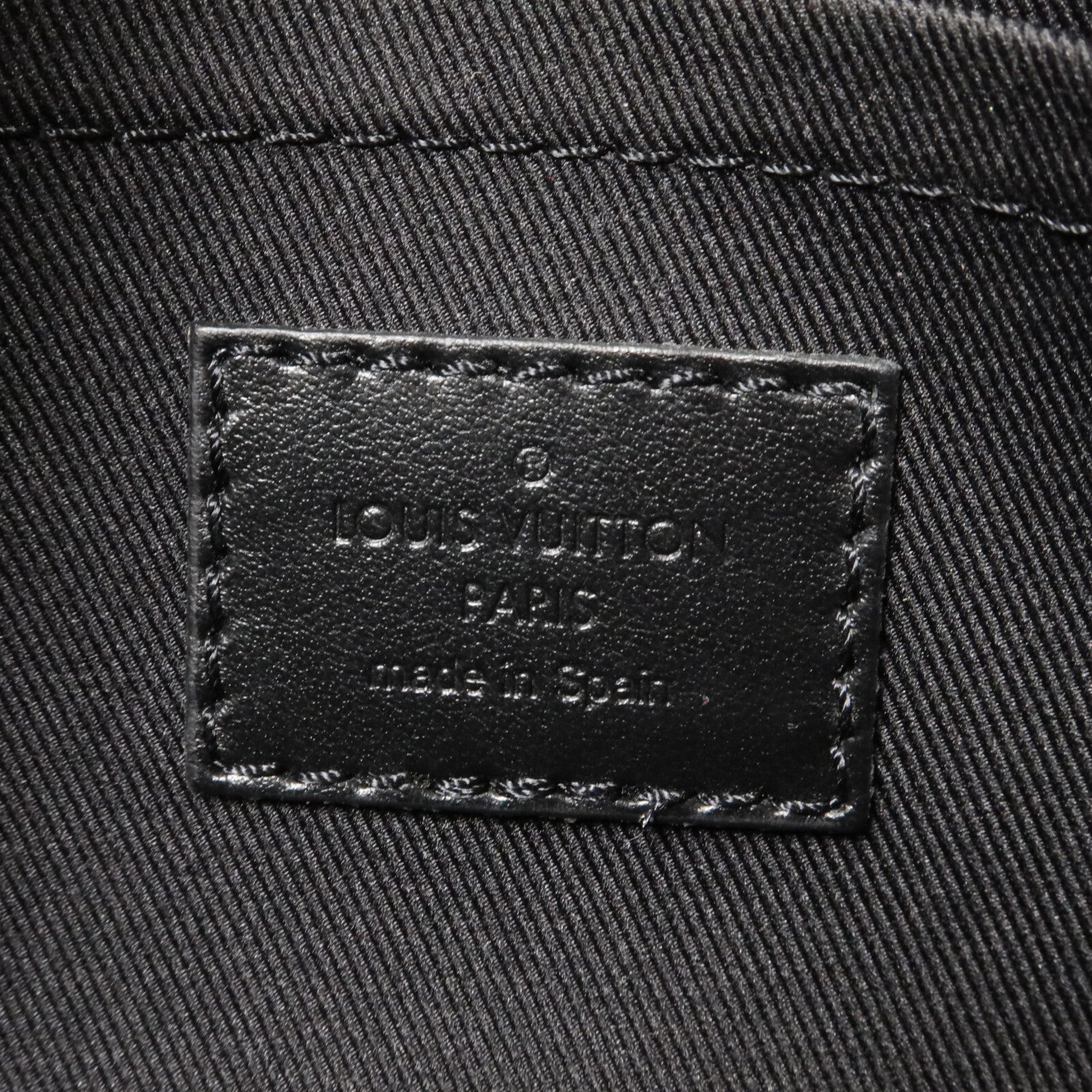 LOUIS VUITTON Monogram Eclipse Alpha Messenger肩背袋
