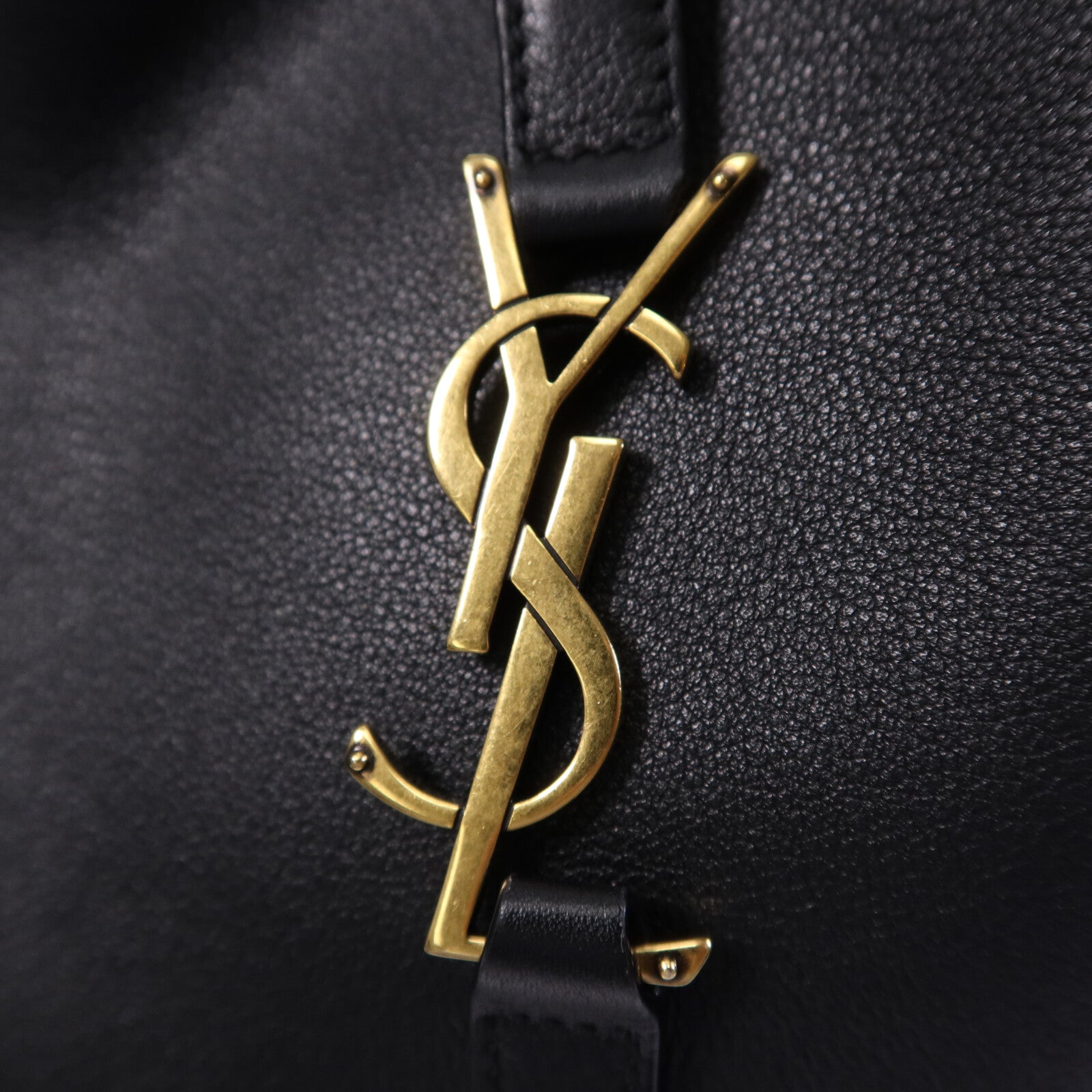 SAINT LAURENT 牛皮皮革LE5A7金扣肩背袋