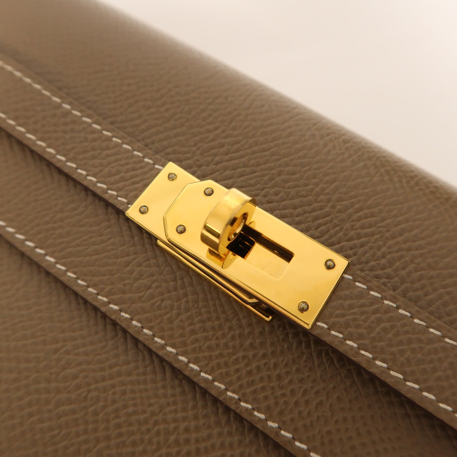 HERMES Epsom皮革Kelly To Go金扣肩背袋Etoupe