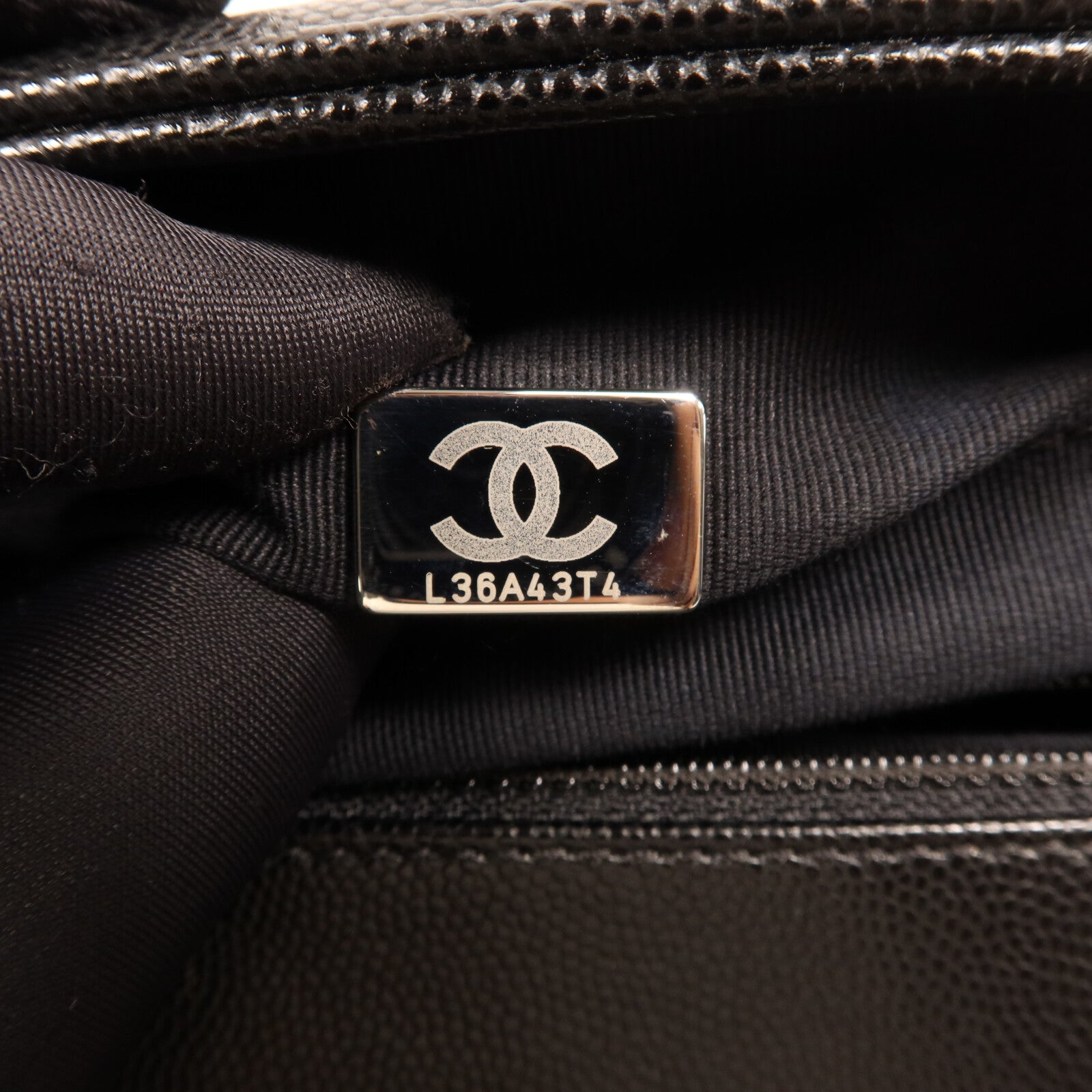 CHANEL 牛皮皮革Boy 28銀扣鏈帶肩背袋