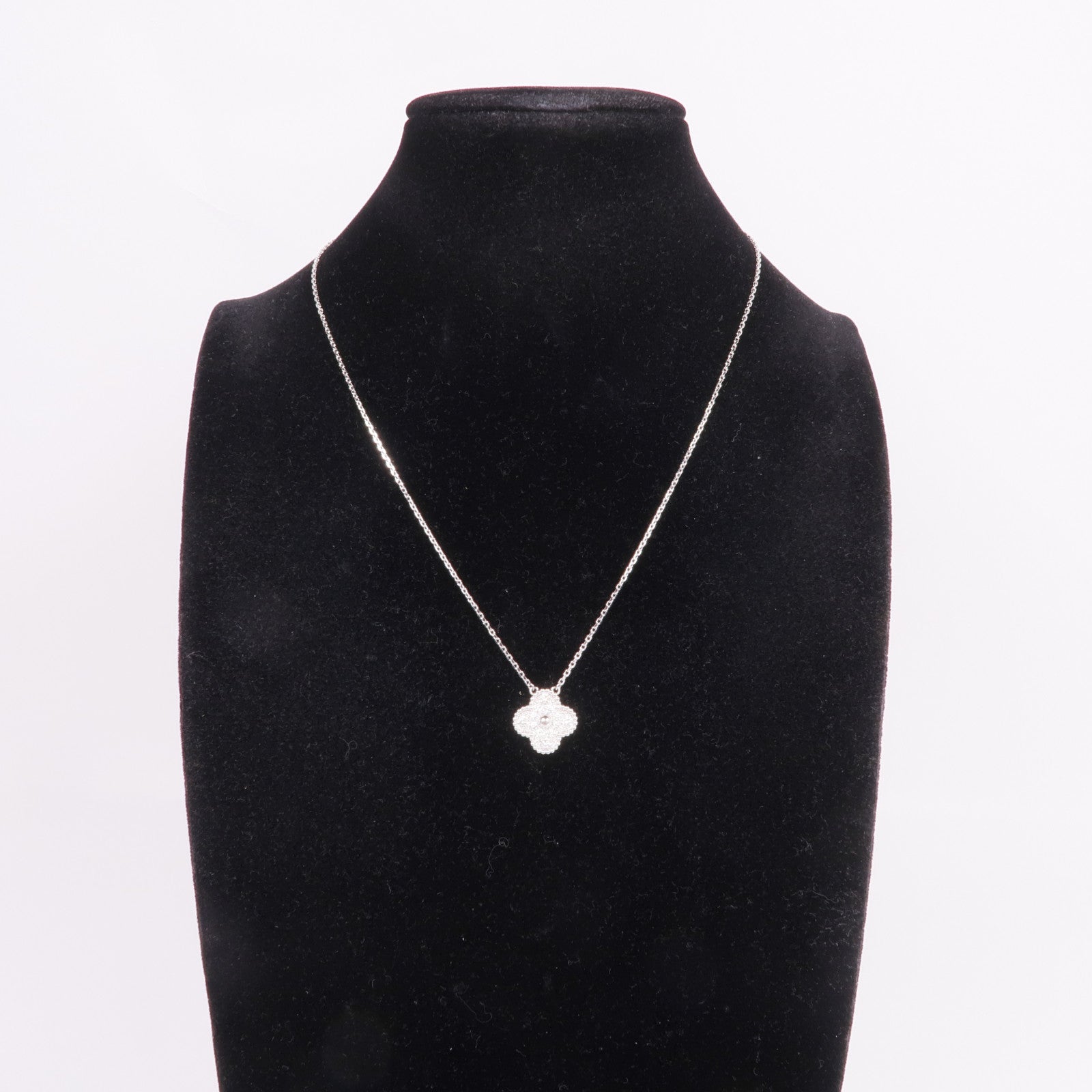 Van Cleef & Arpels 18K白金Vintage Alhambra Diamond Pendant鑽石項鍊
