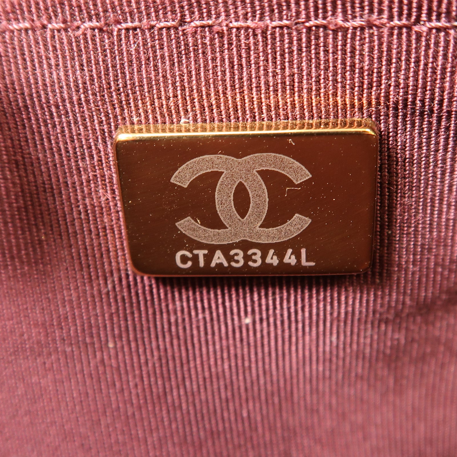 CHANEL 牛皮皮革WOC Wallet On Chain金扣鏈帶肩背袋