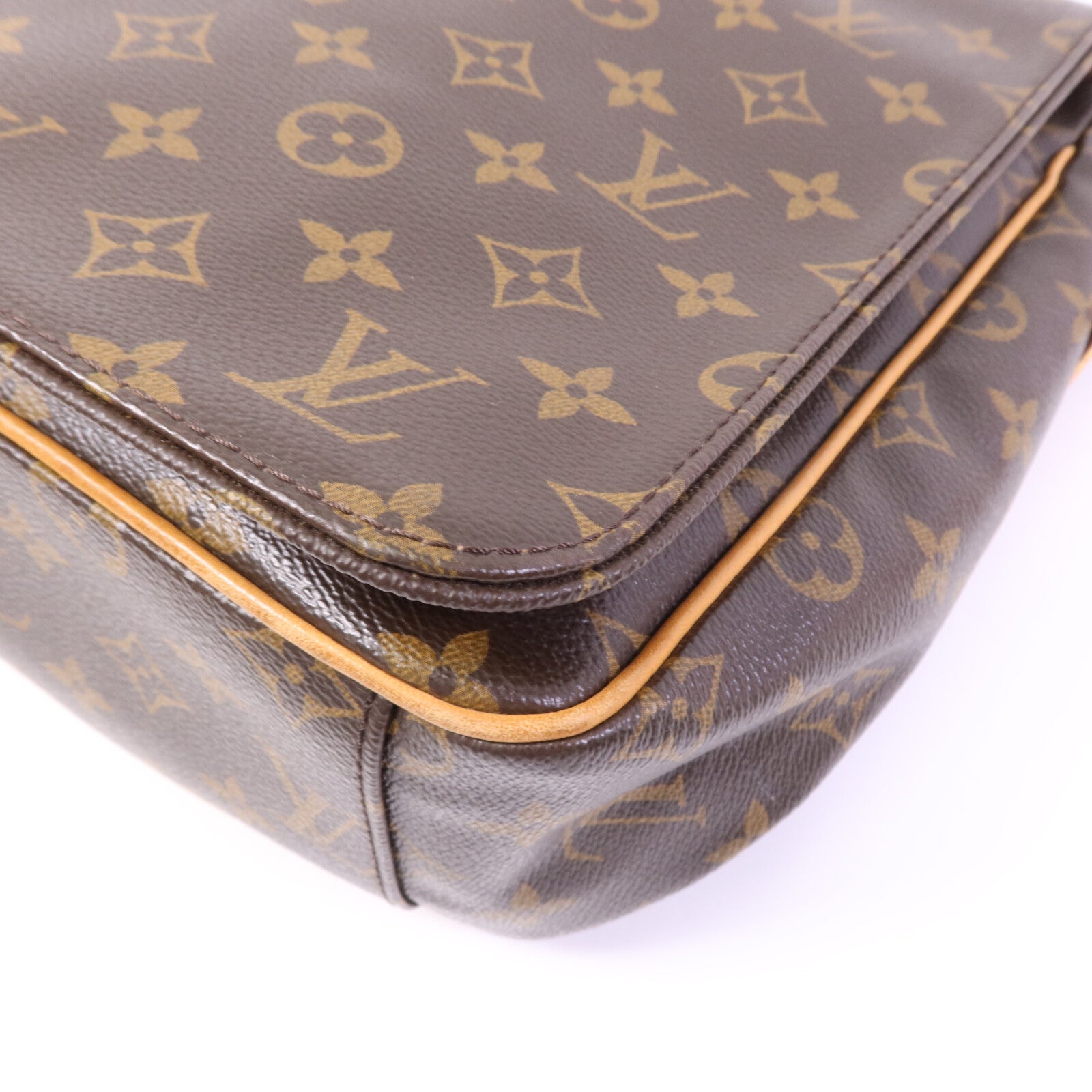 LOUIS VUITTON Monogram Valmy MM Shoulder Bag金扣肩背袋