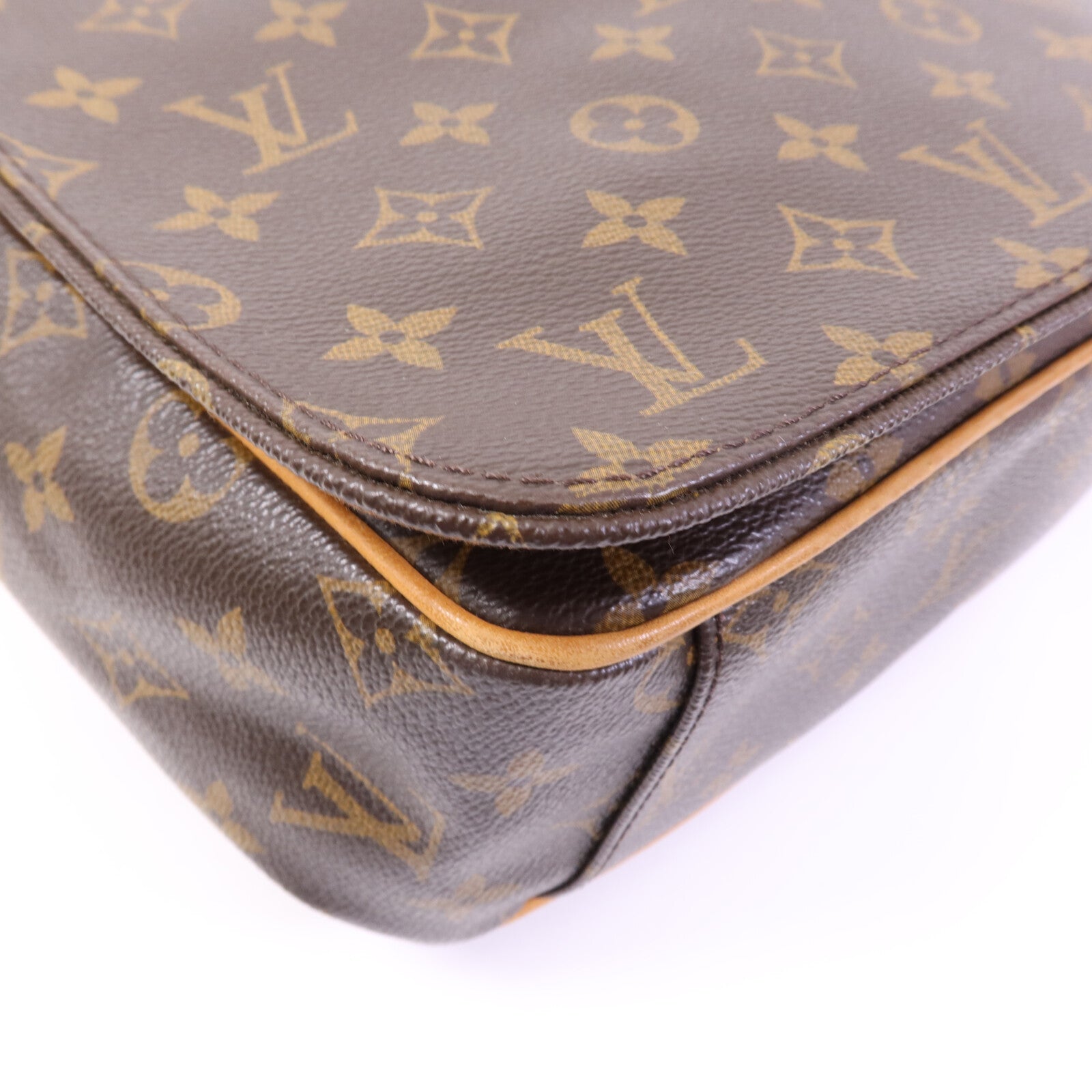 LOUIS VUITTON Monogram Valmy MM Shoulder Bag金扣肩背袋