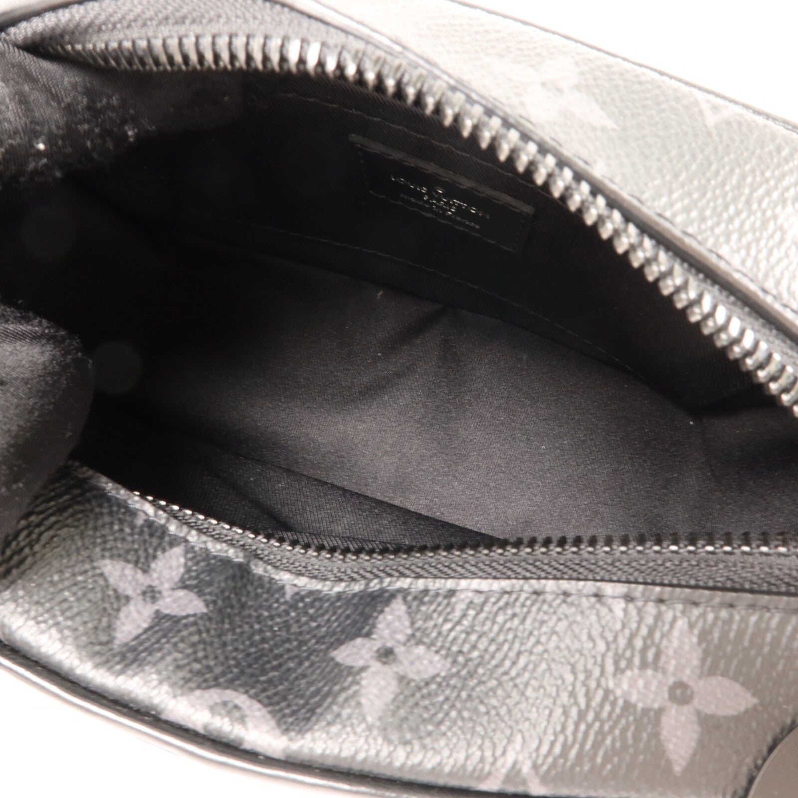 LOUIS VUITTON Monogram Eclipse Mini Soft Trunk肩背袋