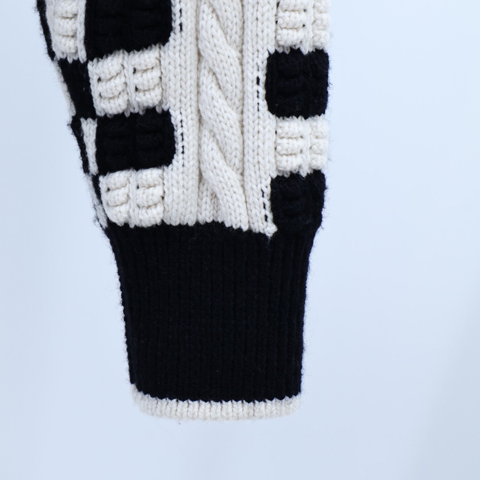 CHANEL Cashmere/Polyamide Coco button Knit Sweater針織