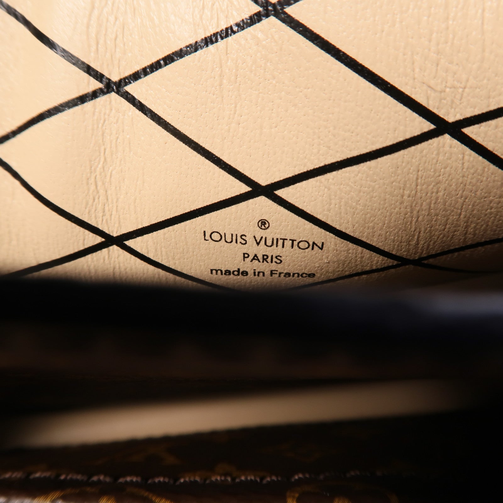 LOUIS VUITTON 【激減優惠】Monogram Reverse Trunk Clutch金扣肩背袋