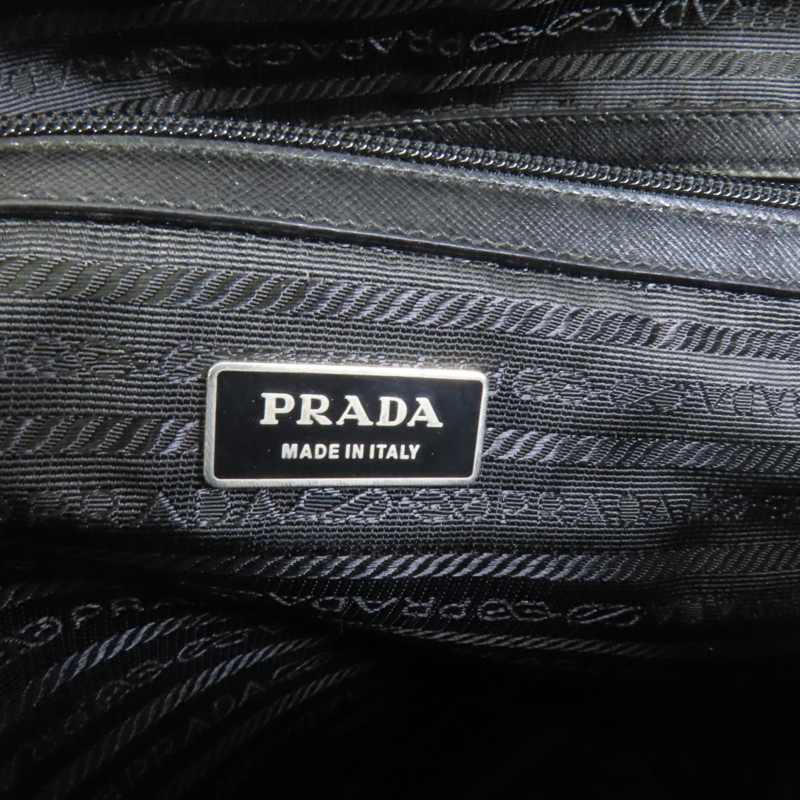 PRADA 牛皮皮革Briefcase銀扣手挽袋