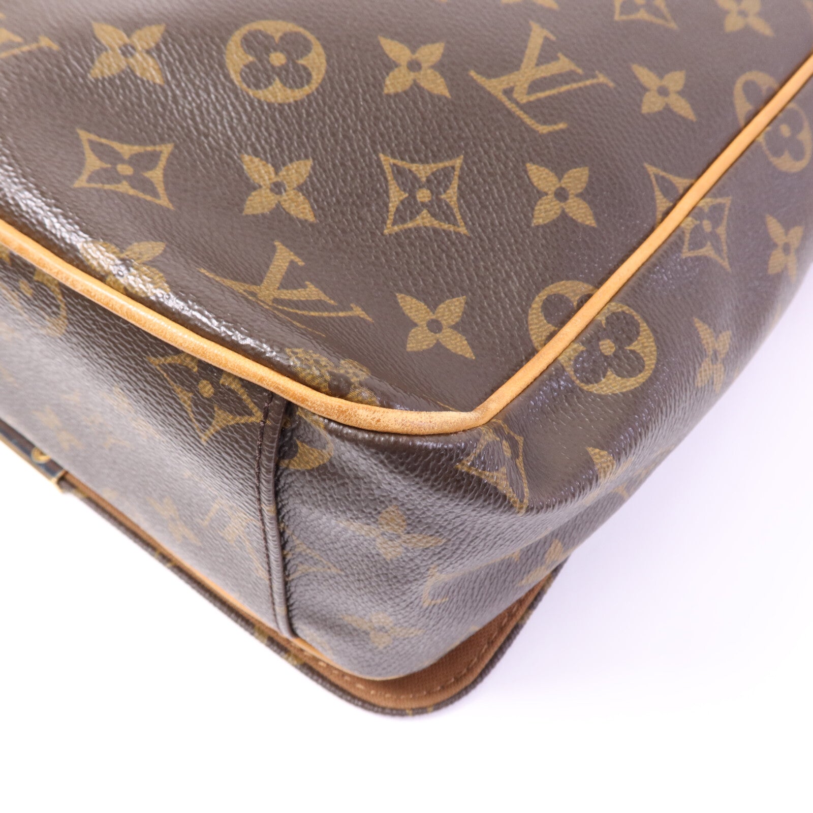 LOUIS VUITTON Monogram Valmy MM Shoulder Bag金扣肩背袋