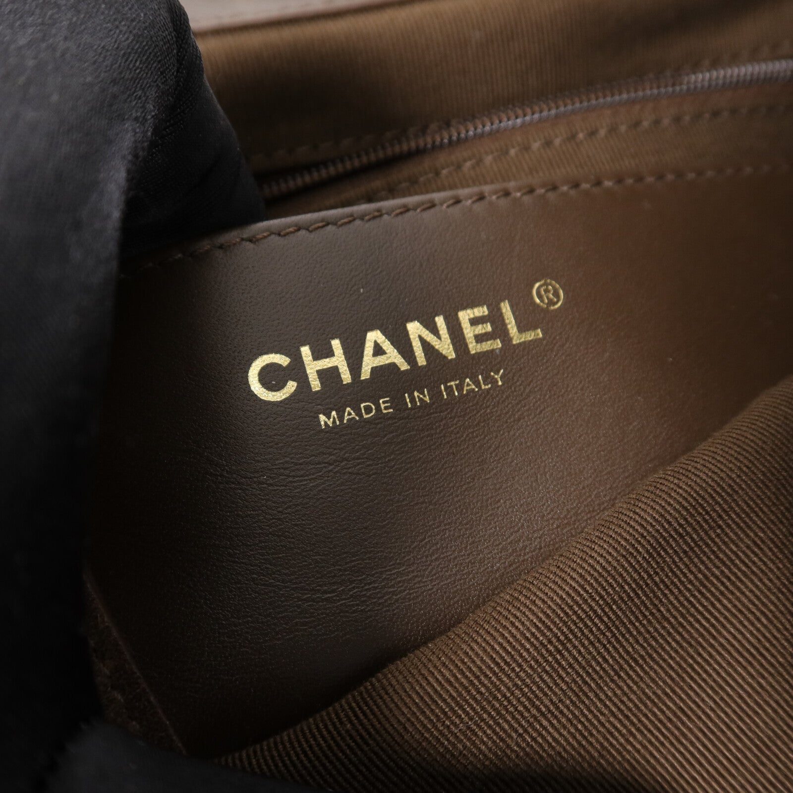 CHANEL 麂皮皮革Maxi Hobo Bag肩背袋