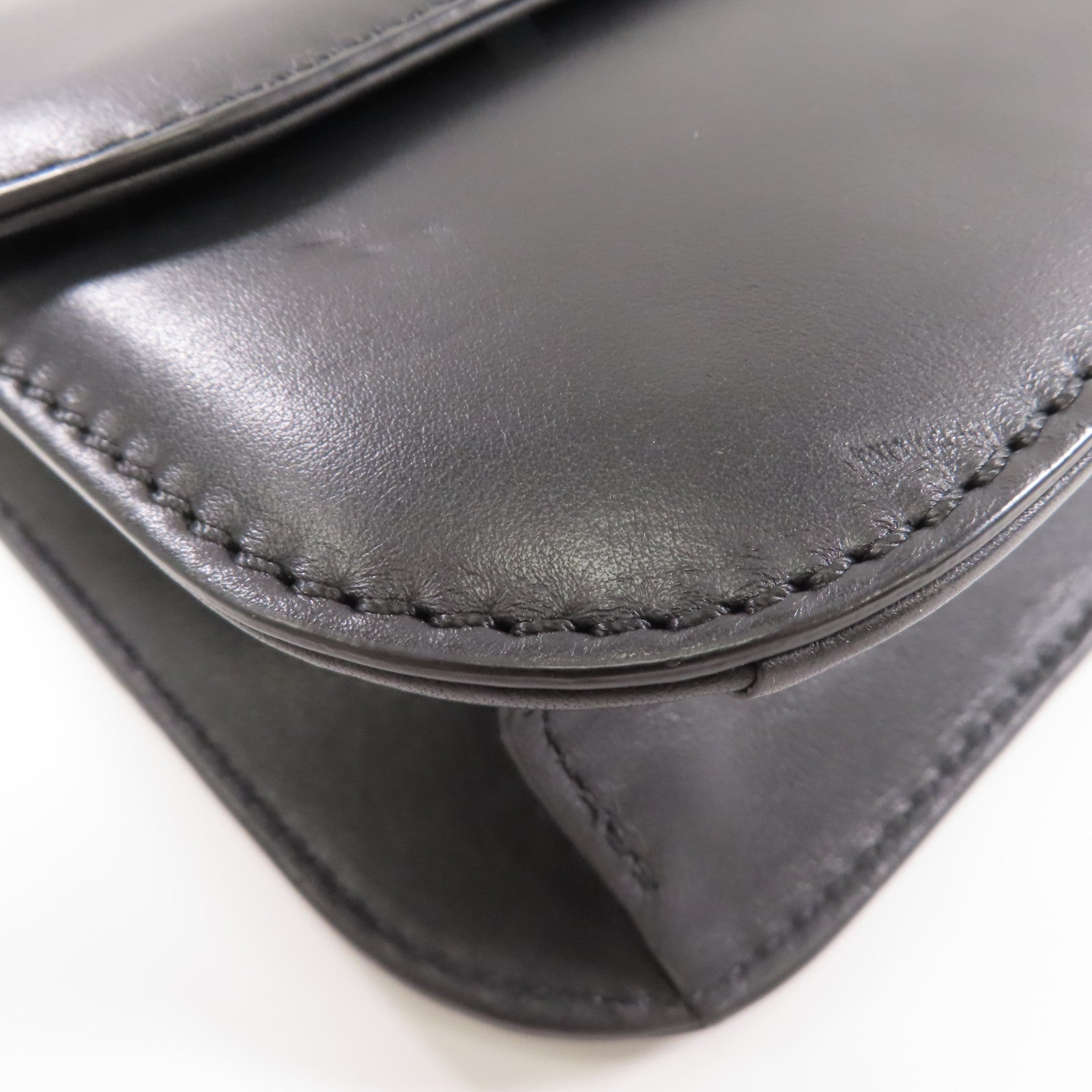 Valentino 牛皮皮革Shoulder Bag金扣肩背袋黑色