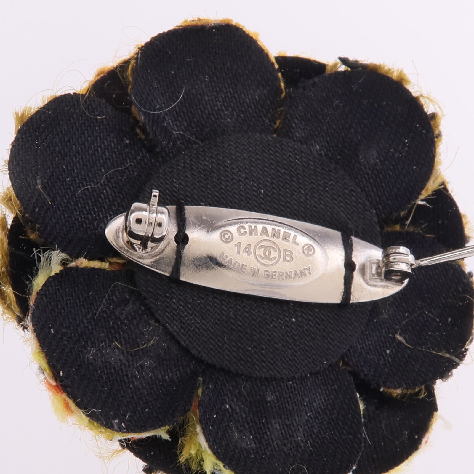 CHANEL 粗花呢Brooch銀扣胸針
