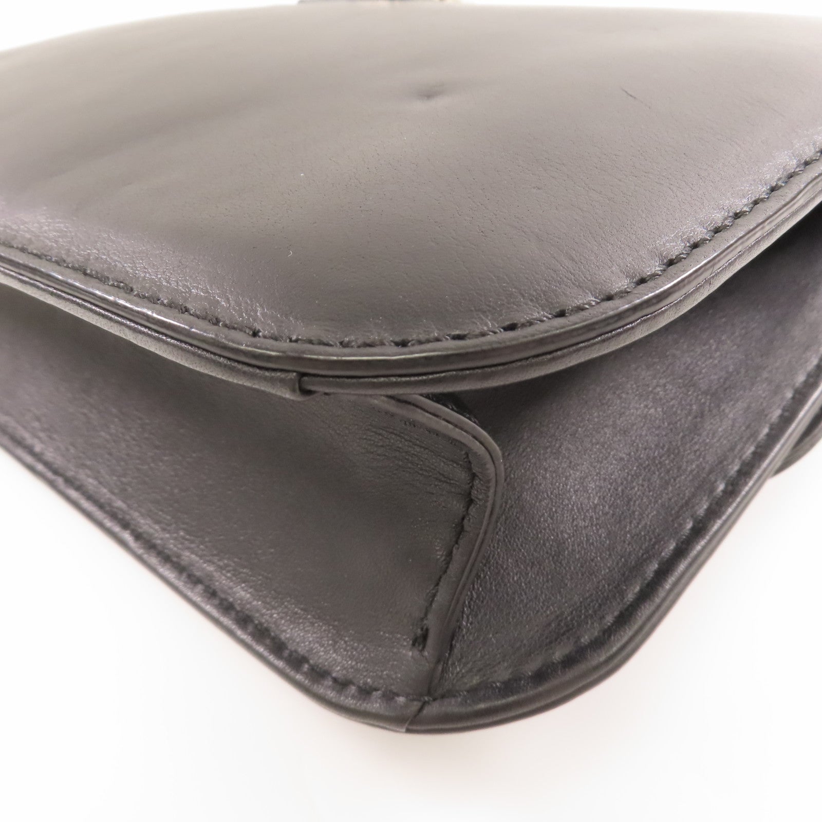 Valentino 牛皮皮革Shoulder Bag金扣肩背袋黑色