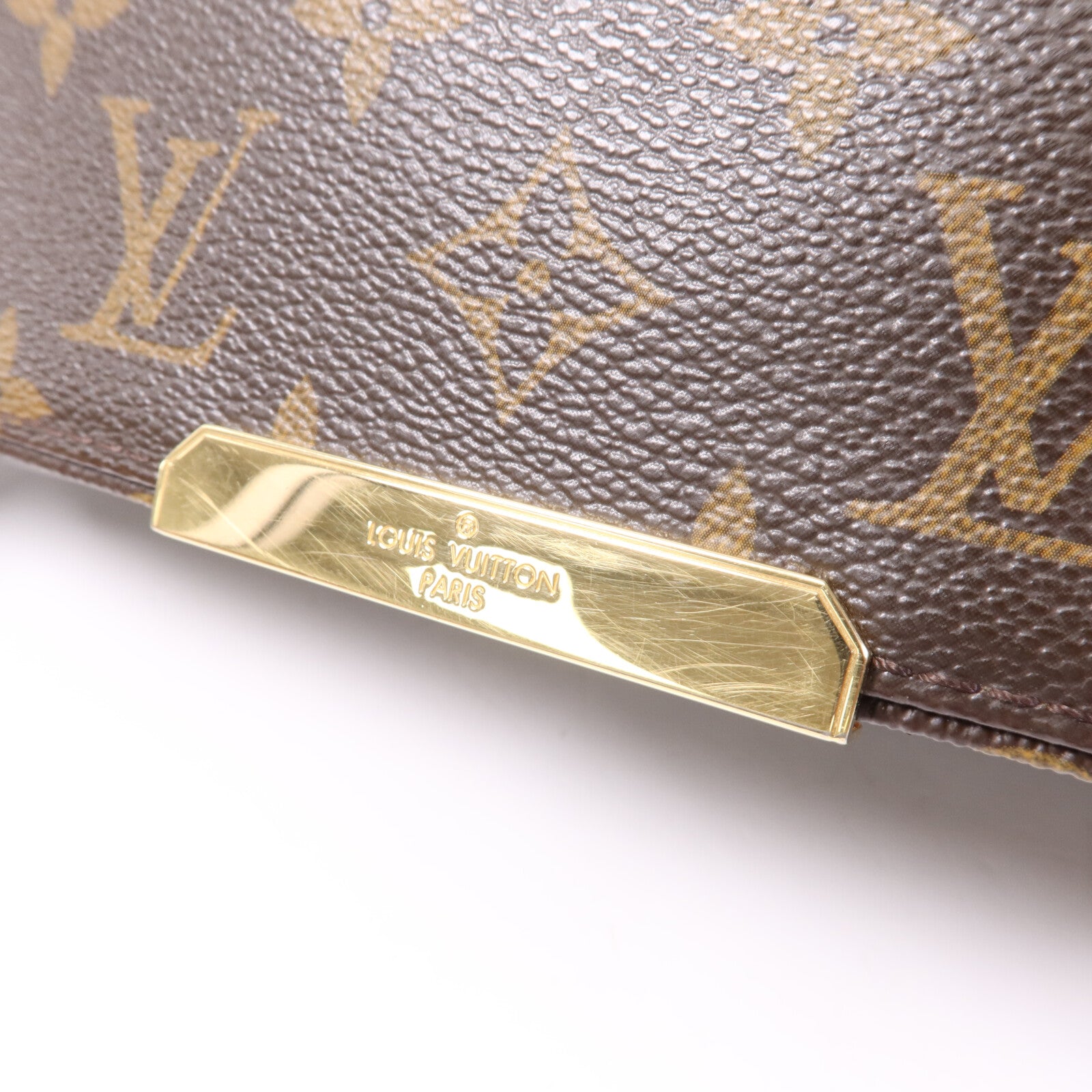 LOUIS VUITTON Monogram Valmy MM Shoulder Bag金扣肩背袋