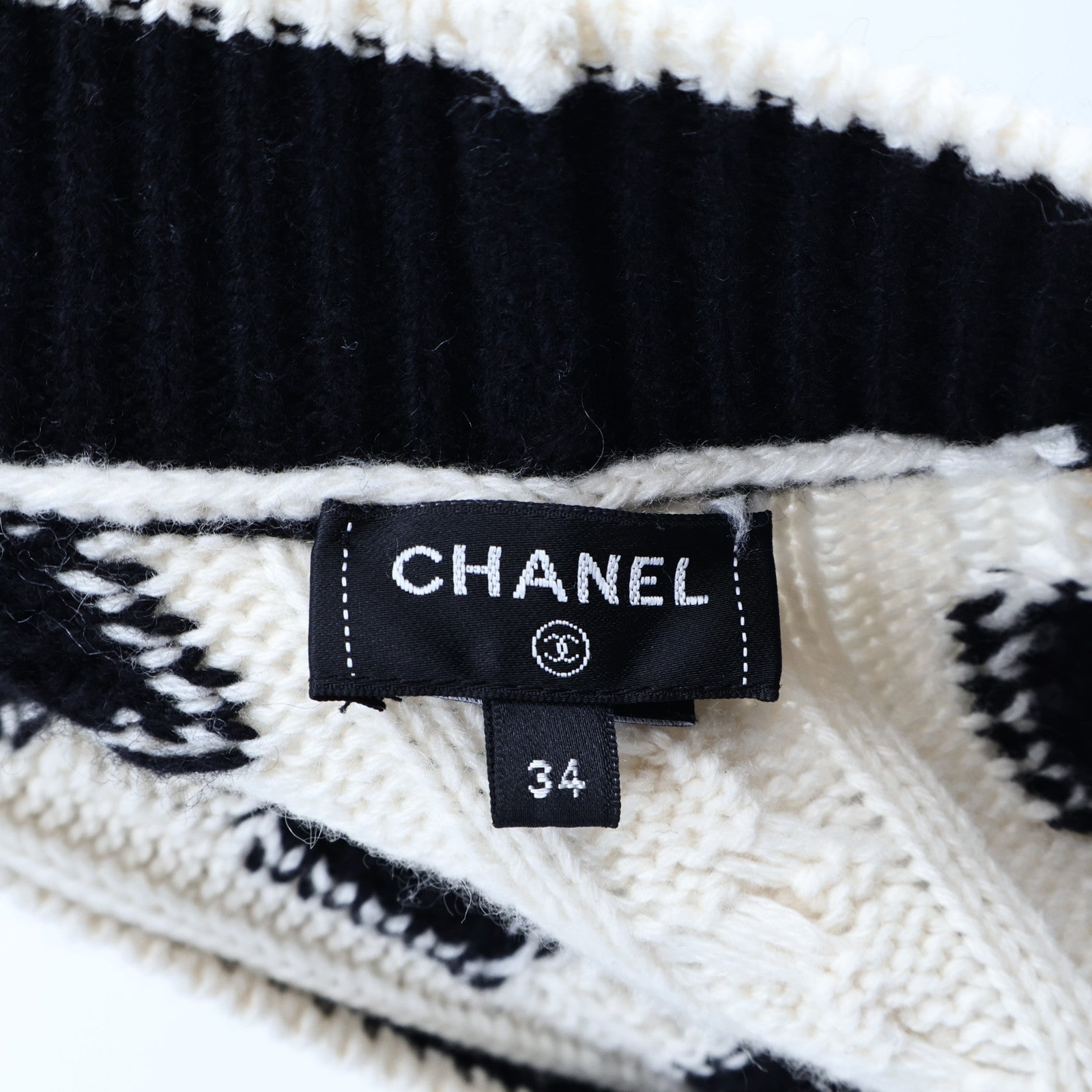 CHANEL Cashmere/Polyamide Coco button Knit Sweater針織