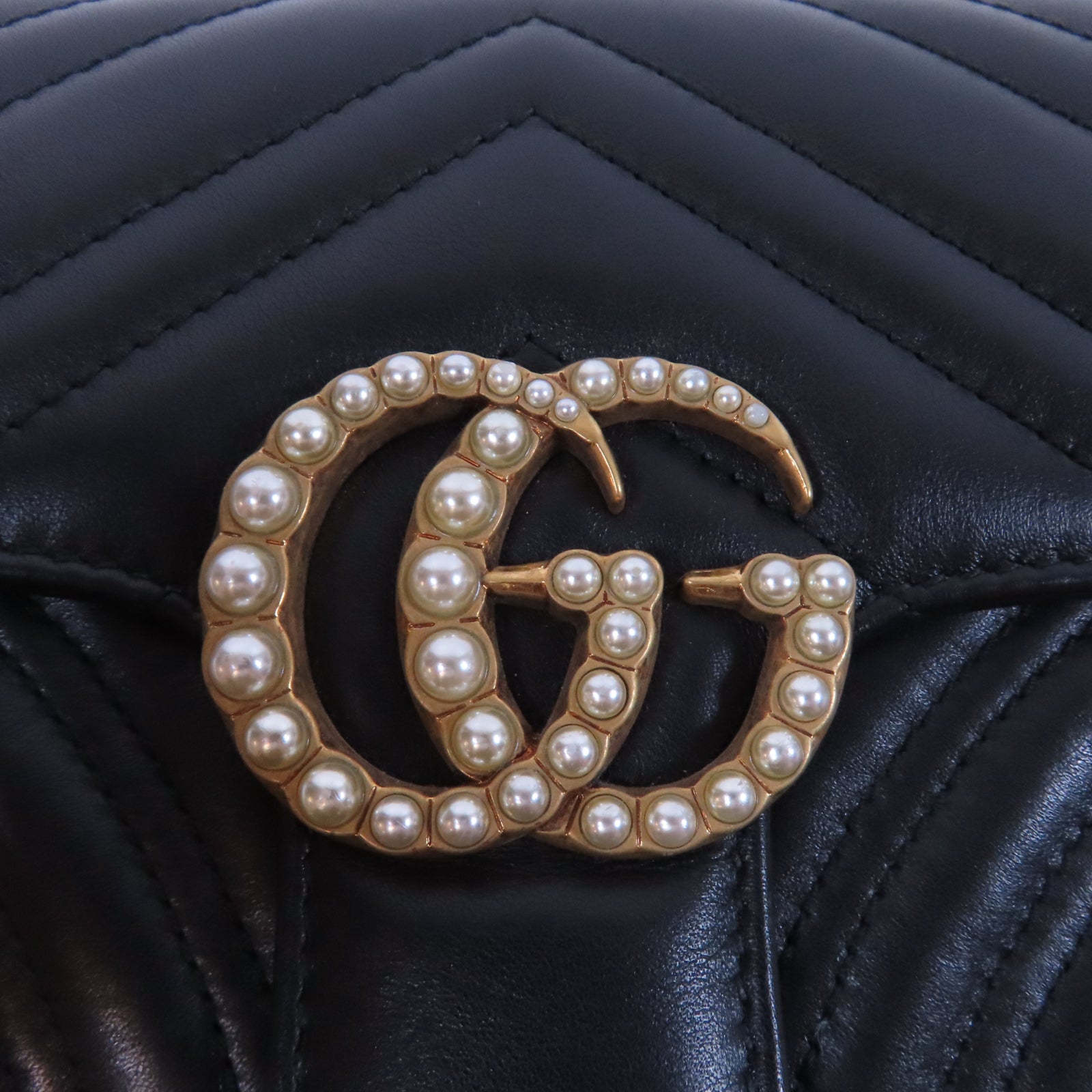GUCCI 牛皮皮革GG Marmont金扣鏈帶肩背袋黑色