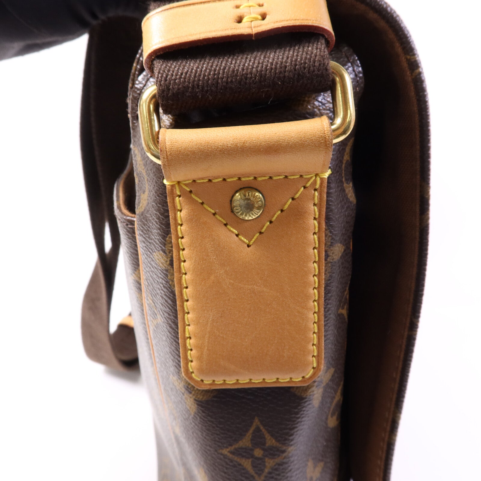 LOUIS VUITTON Monogram Valmy MM Shoulder Bag金扣肩背袋