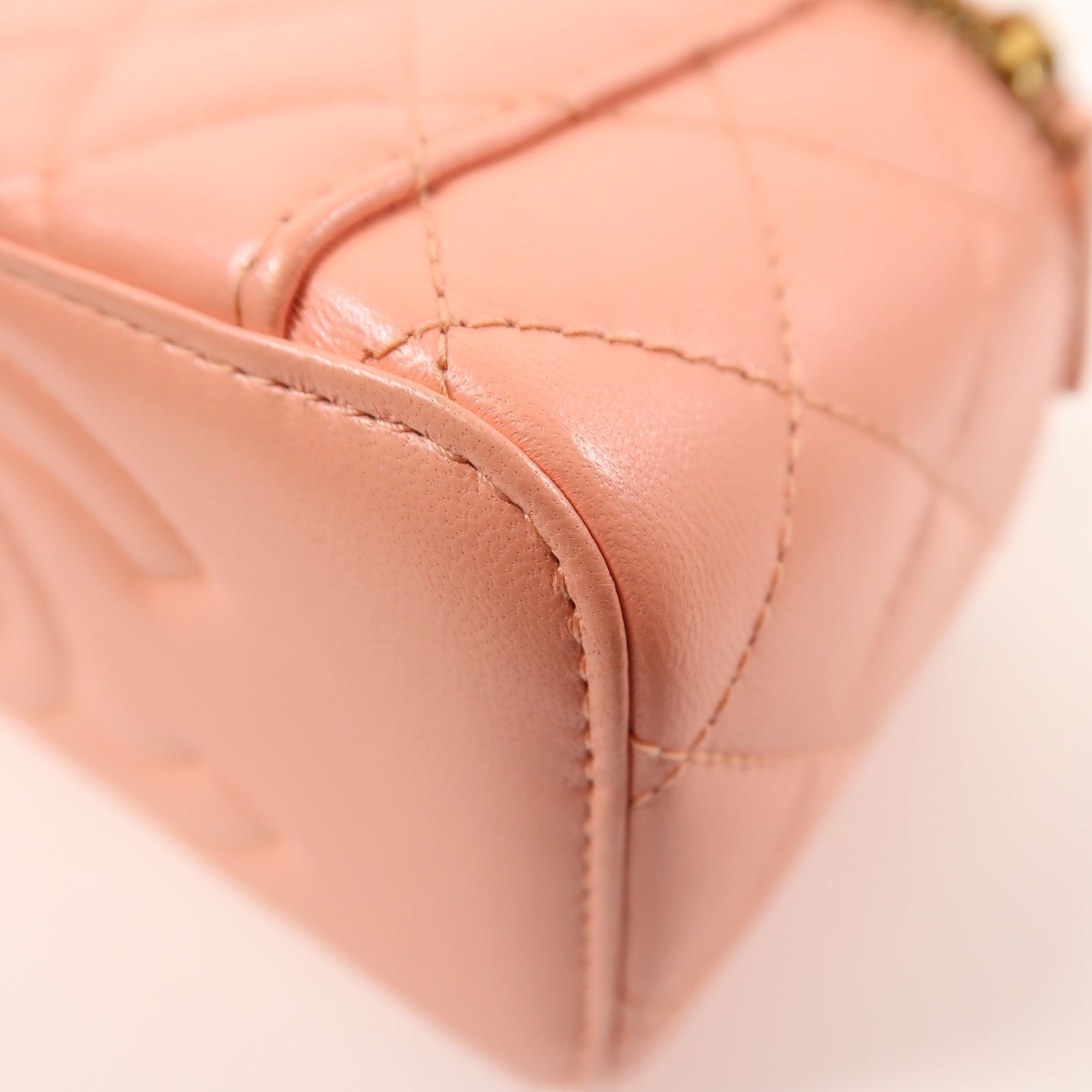 CHANEL 羊皮皮革Vanity Case金扣鏈帶肩背袋